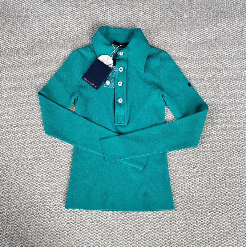 Louis Vuitton Louis Vuitton Green Cotton Women's T-Shirt 0089 Size S / US 4 / IT 40 - 1 Thumbnail