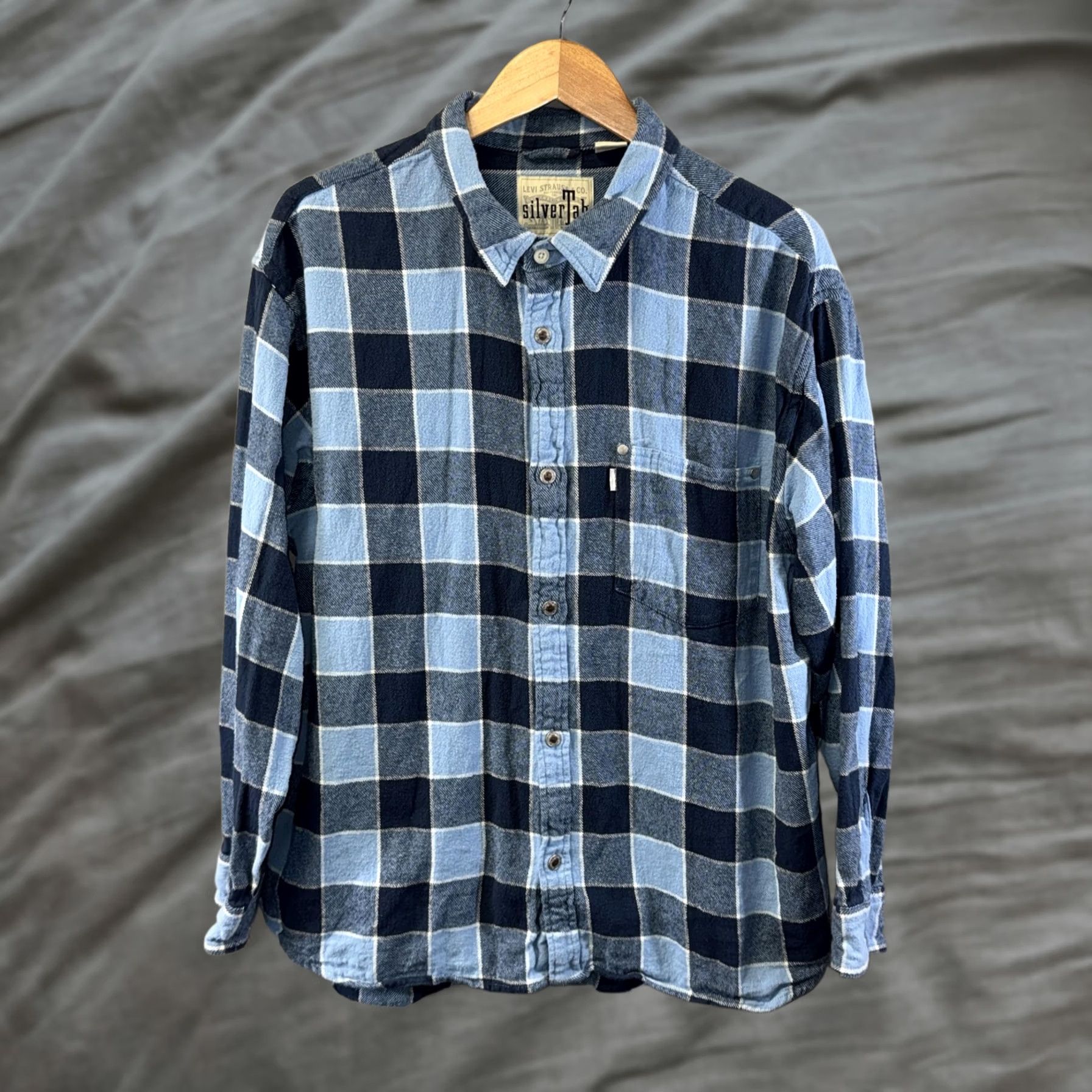 Levi's VINTAGE Levi's SilverTab Shirt Mens L Blue Plaid Flannel Oversized Snap Front Cotton Size US L / EU 52-54 / 3 - 1 Thumbnail
