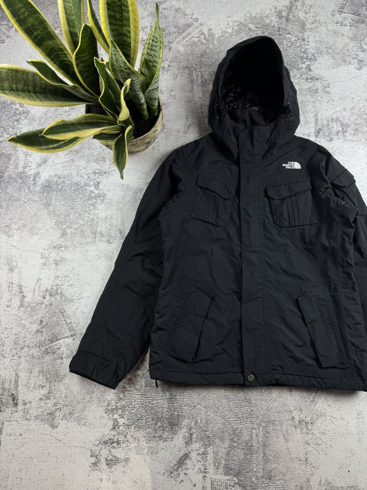 The North Face The North Face Pocket Hiking DryVent Women’s Small Black Zip Jacket Windbreaker Size S / US 4 / IT 40 - 2 Thumbnail