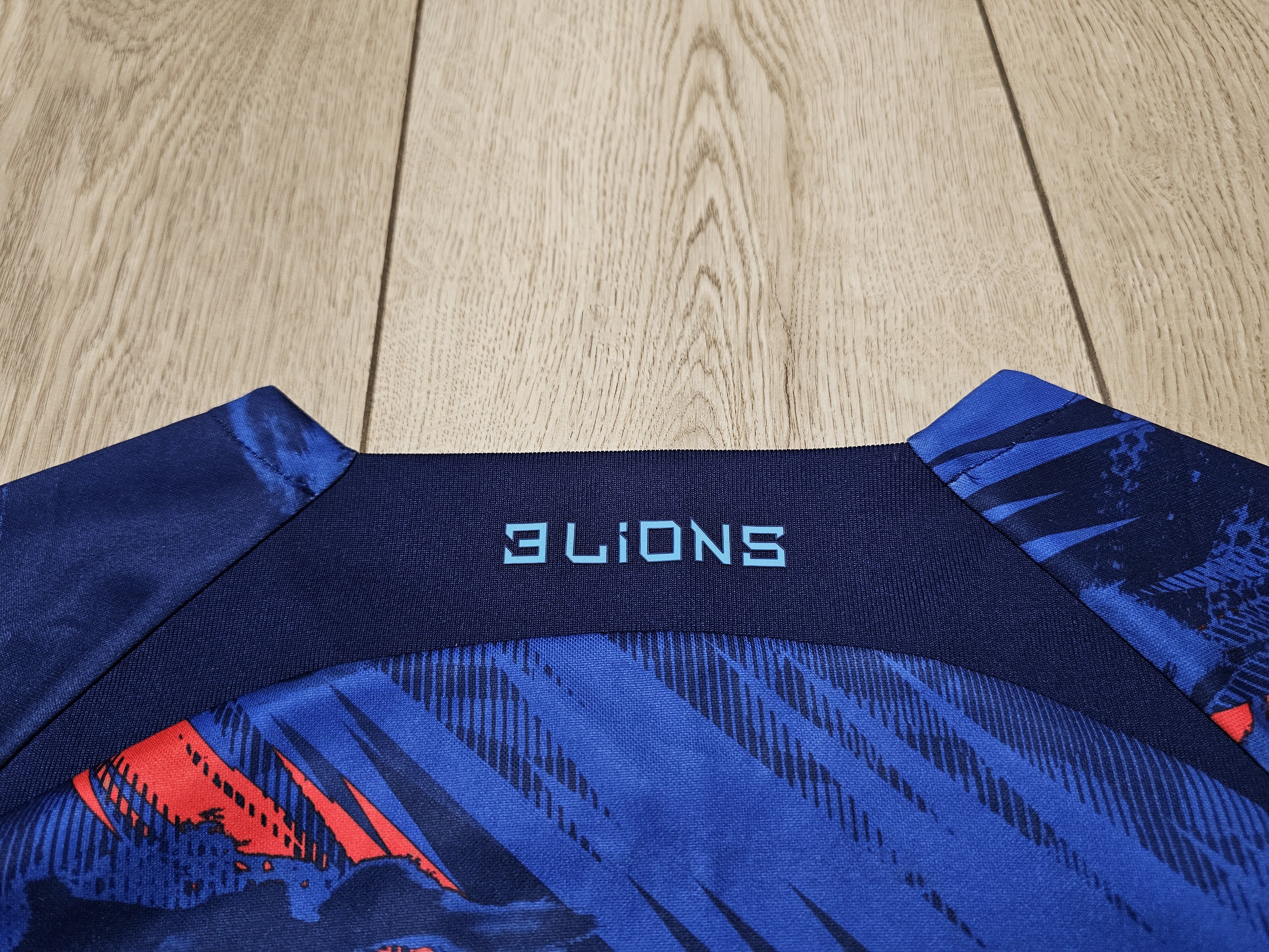 Nike ENGLAND 2022 2023 PRE-MATCH FOOTBALL SHIRT SOCCER JERSEY Size US XL / EU 56 / 4 - 5 Thumbnail