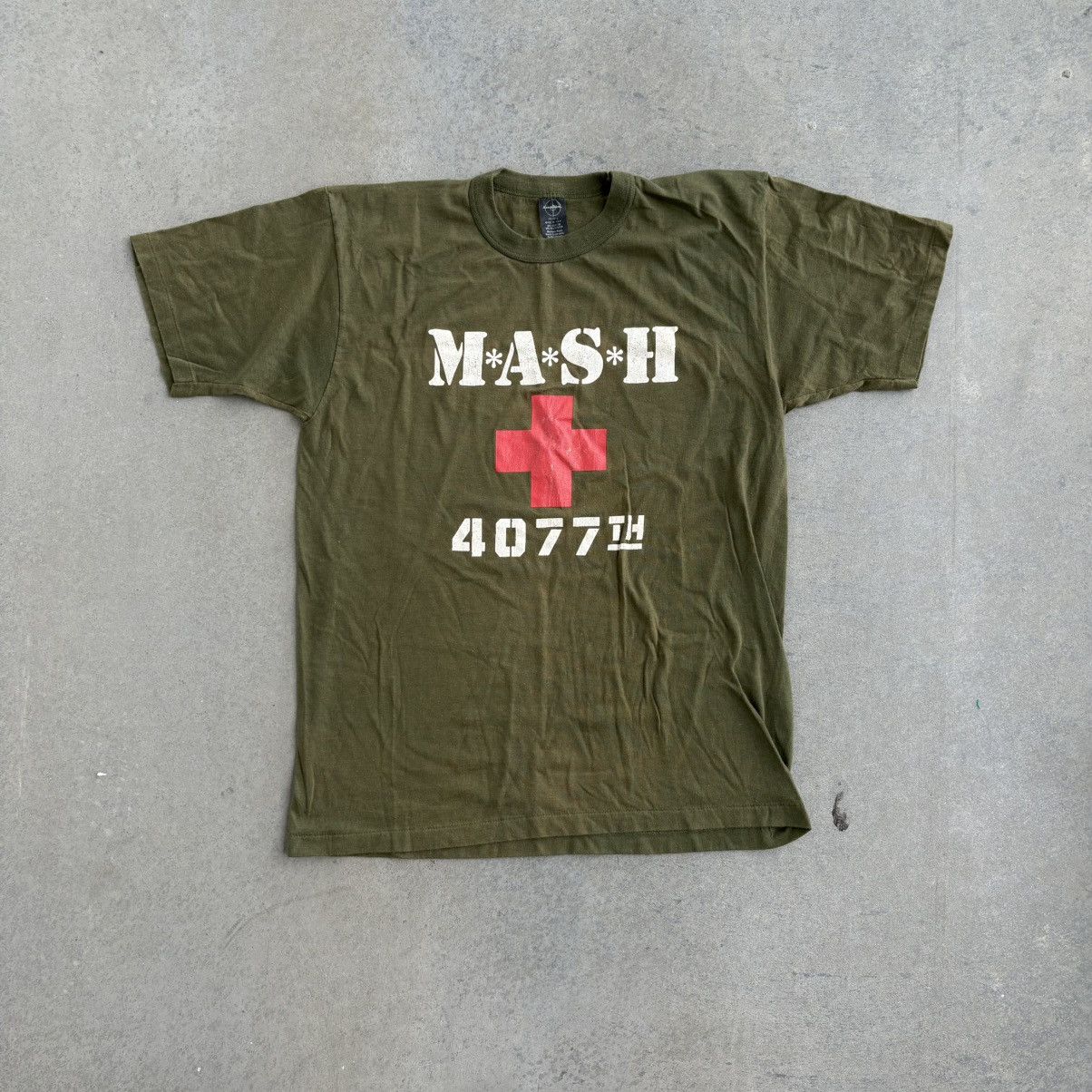 Other Vintage 1980's MASH TV Show Vietnam Medic T Shirt 4077 Large Size US L / EU 52-54 / 3 - 12 Thumbnail