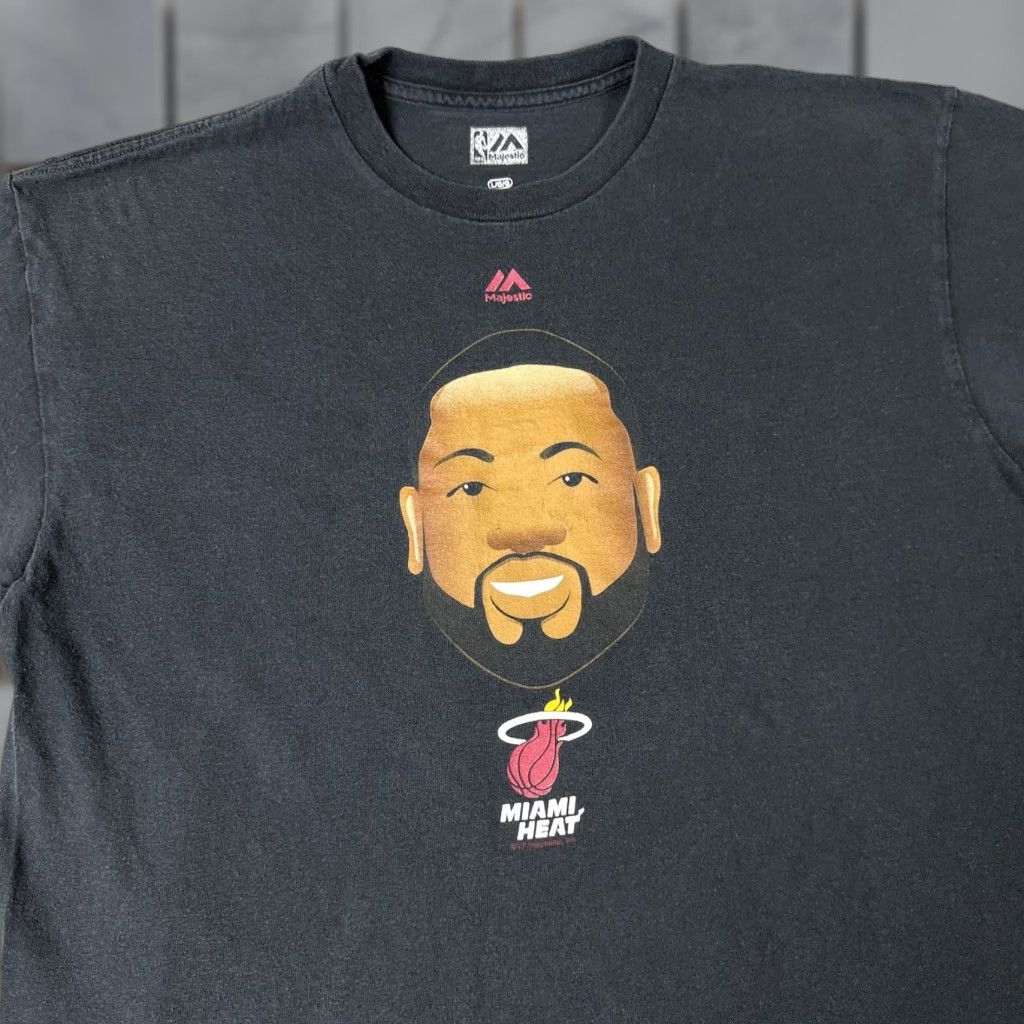 Champion VINTAGE Majestic Miami Heat T Shirt Adult Large Black Dwyane Wade Graphic Rare Champion Size US L / EU 52-54 / 3 - 1 Thumbnail