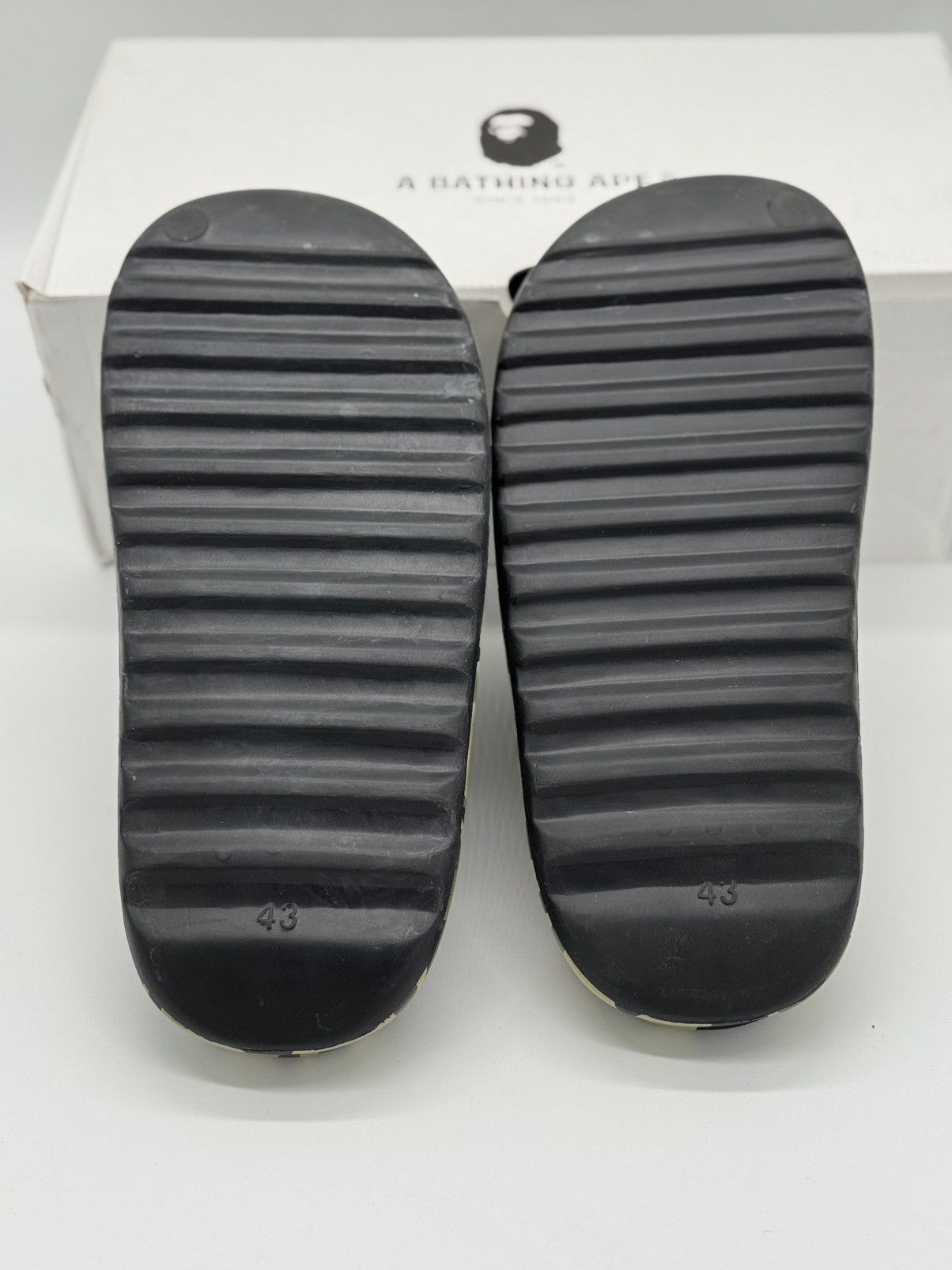 Bape Bape 1st camo slides yellow camo Size US 10 / EU 43 - 6 Thumbnail