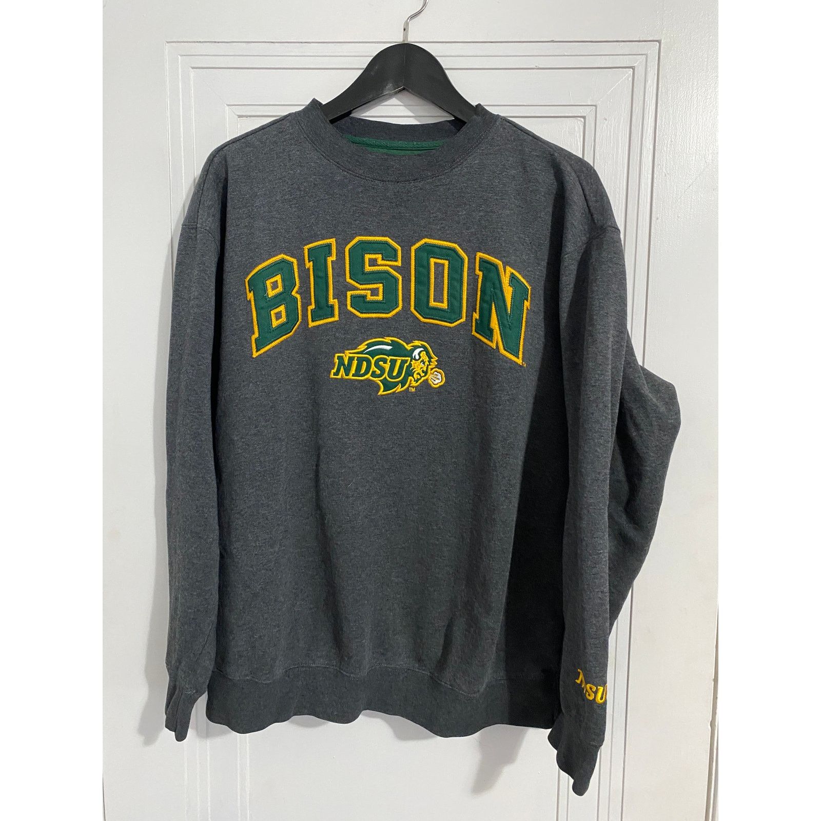NCAA NDSU Bison Stitched Crewneck Sweatshirt Size Medium Size US M / EU 48-50 / 2 - 1 Thumbnail