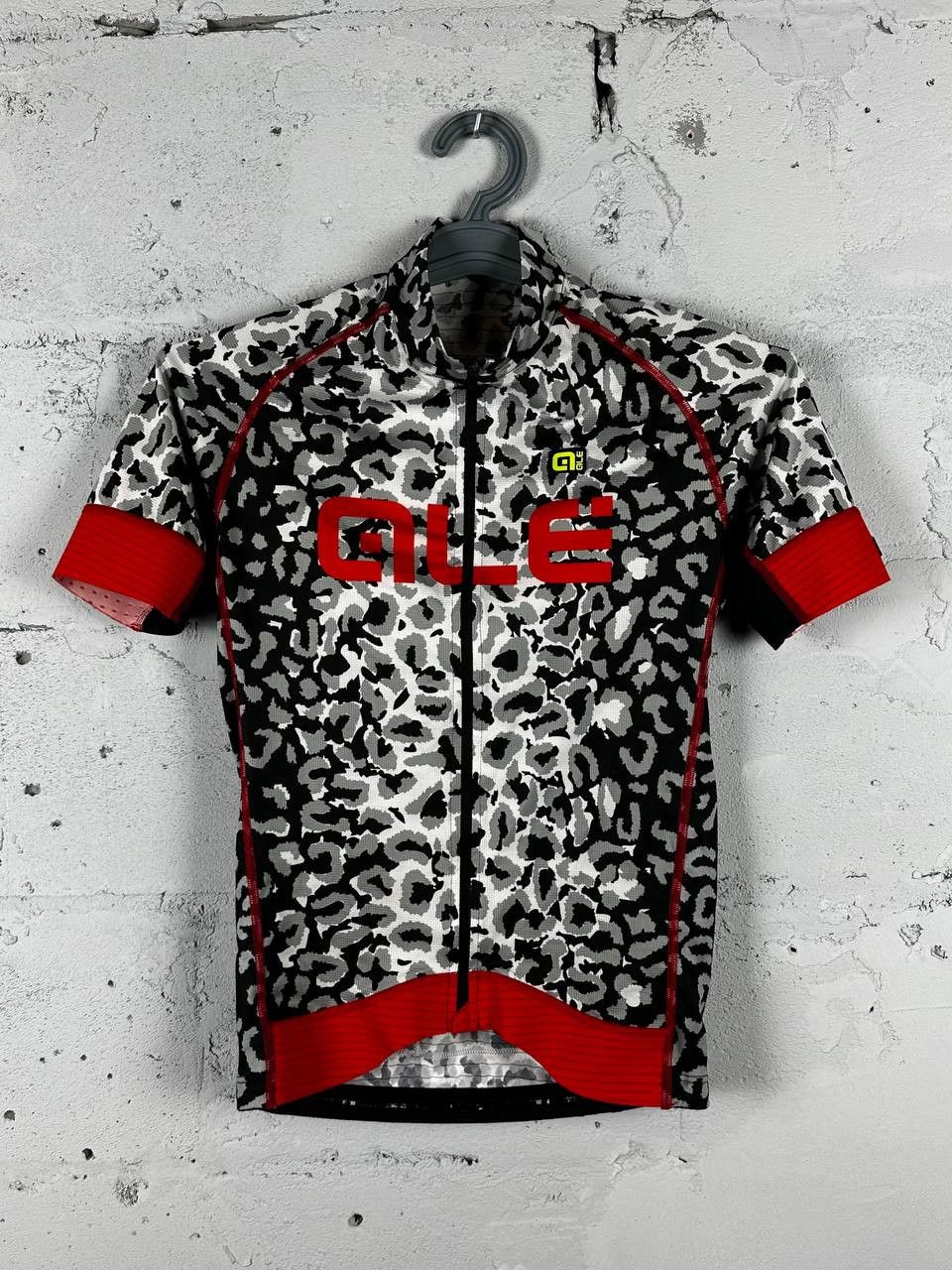 Other Luxury Ale Cycling Made In Italy Colourful Jersey Size US S / EU 44-46 / 1 - 1 Thumbnail