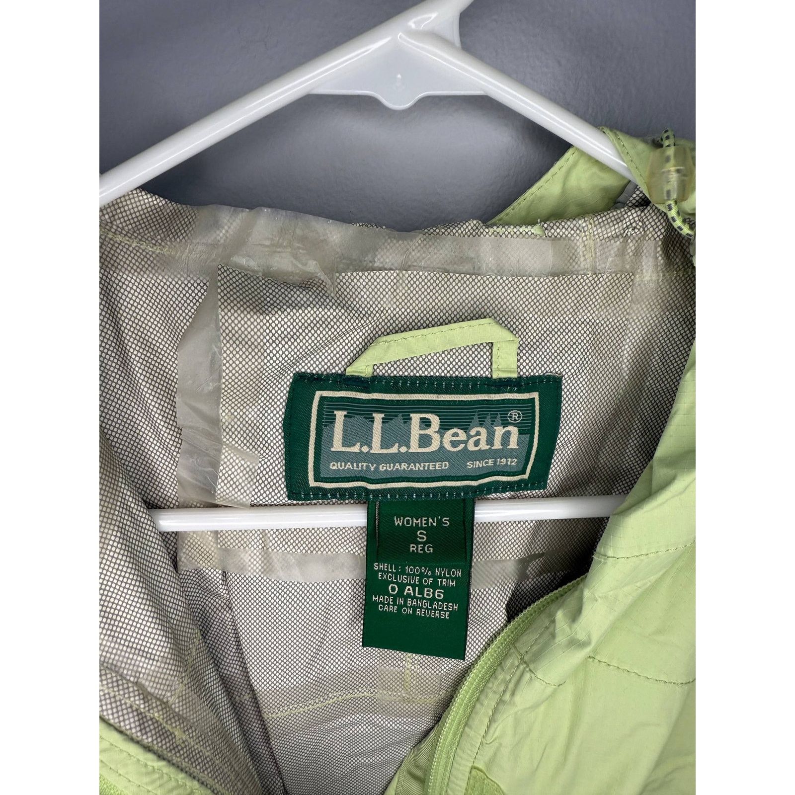 L.L. Bean L.L. Bean Hooded Windbreaker Jacket Lime Women's Size S REG Size S / US 4 / IT 40 - 2 Thumbnail
