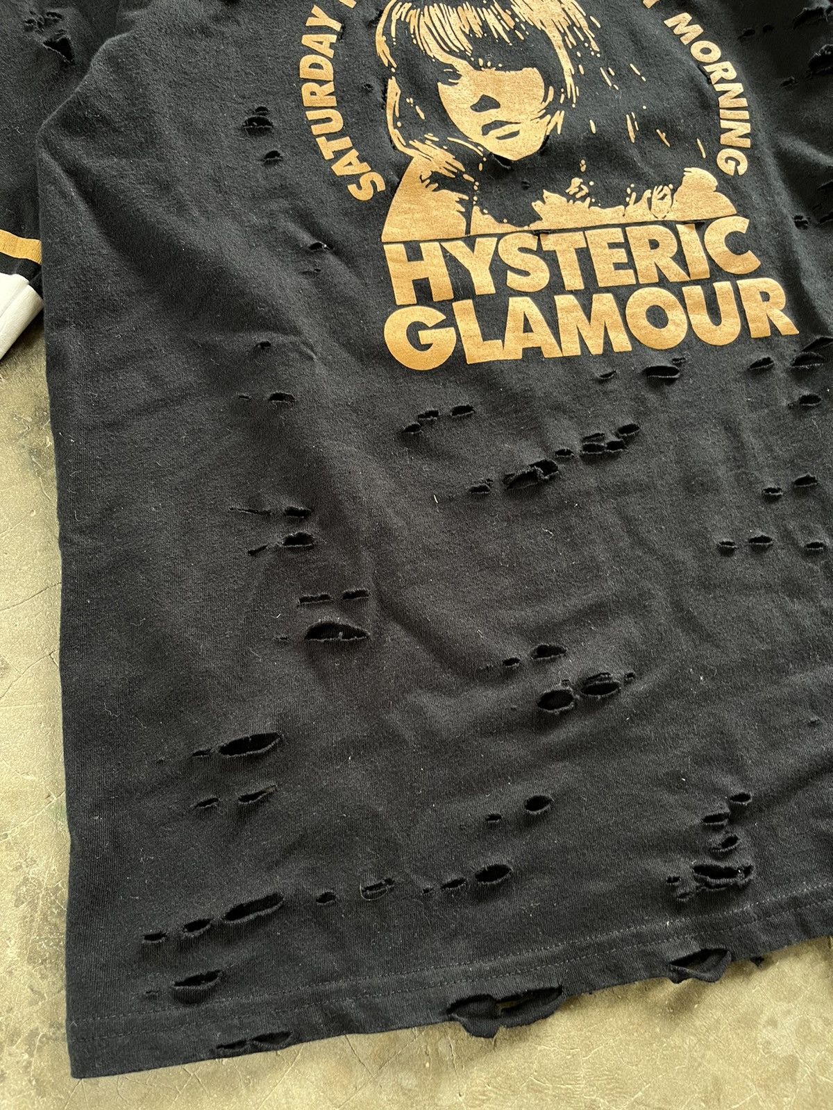Hysteric Glamour × Japanese Brand RARE Hysteric Glamour Raglan Big Logo Distressed Tee Size US M / EU 48-50 / 2 - 7 Thumbnail