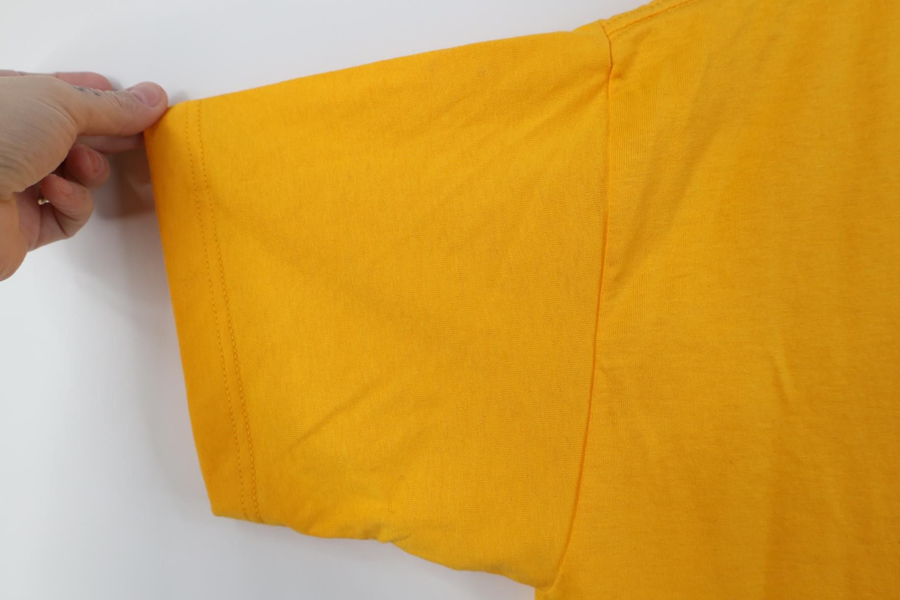 Vintage Deadstock Vintage 90s Streetwear Short Sleeve T-Shirt Yellow Size US M / EU 48-50 / 2 - 4 Thumbnail