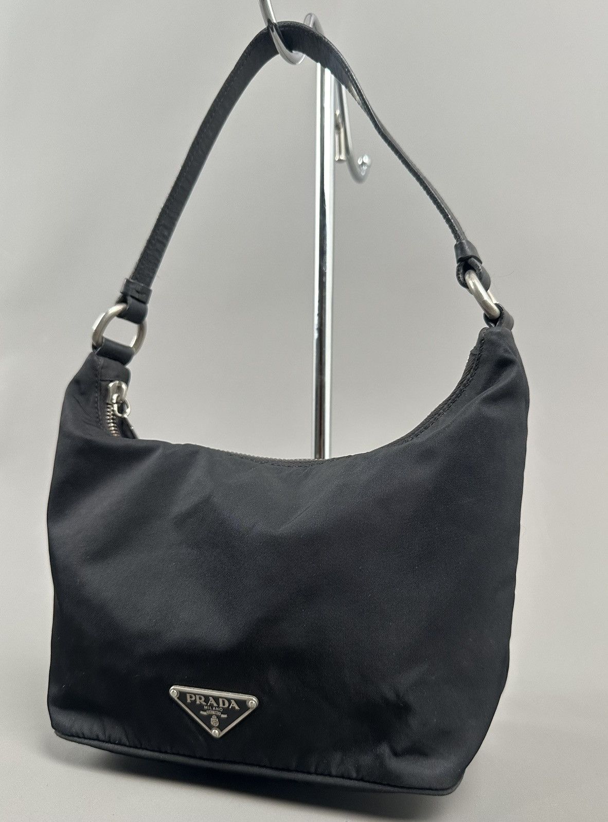 Prada Prada - Vintage Tessuto Nylon Shoulder Bag - Triangle Logo Size ONE SIZE - 2 Thumbnail