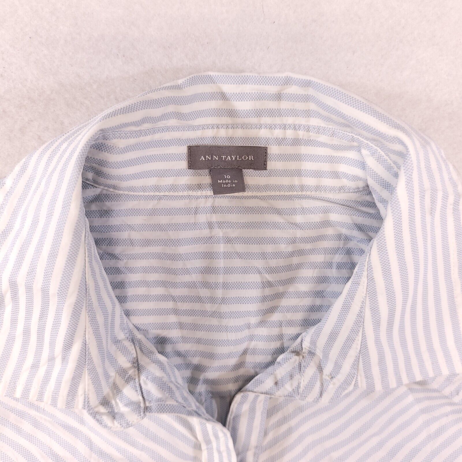 Ann Taylor Ann Taylor Button Up Shirt Womens Size 10 White Blue Striped Size L / US 10 / IT 46 - 3 Thumbnail