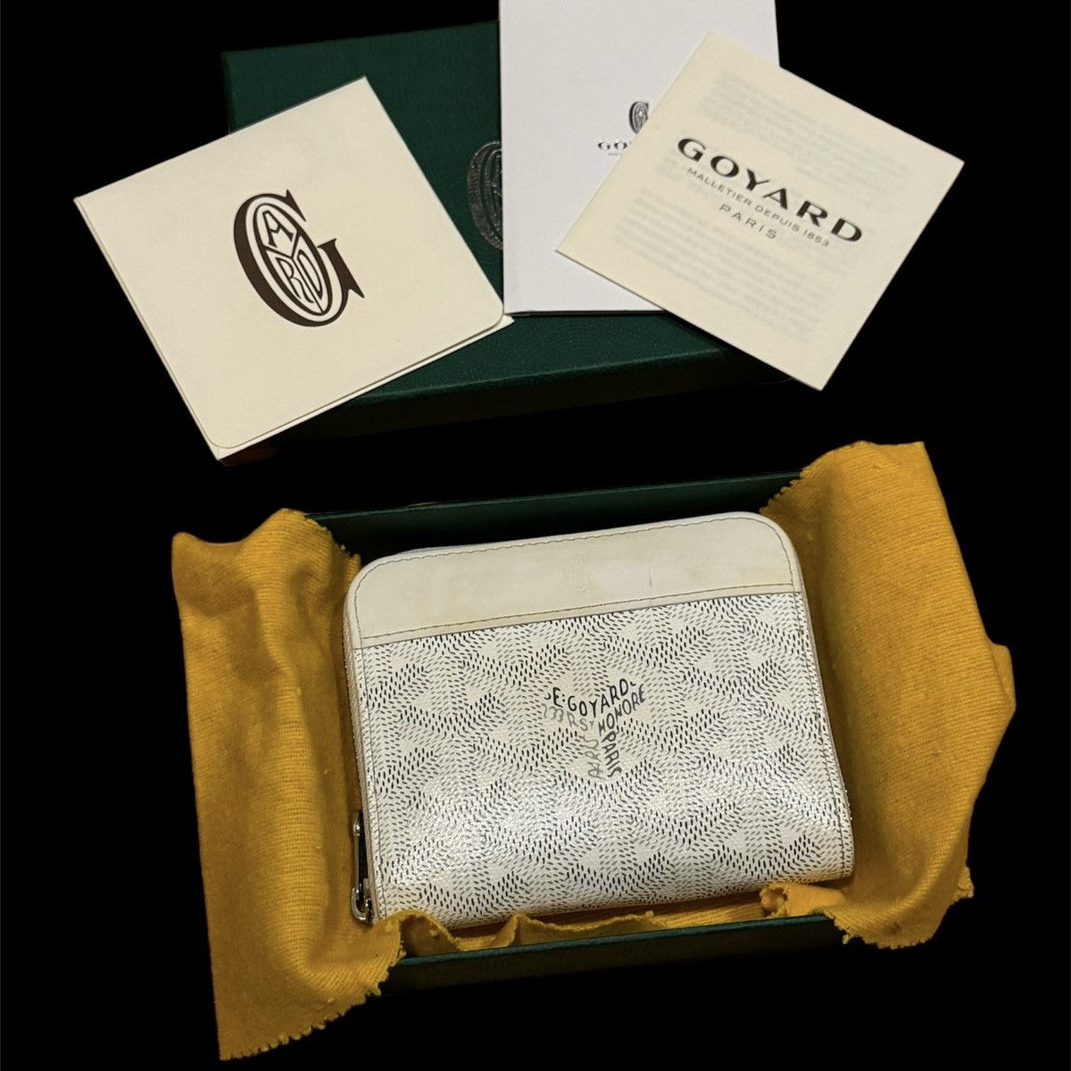 *RARE* Goyard White Zip Wallet/Coin Pouch