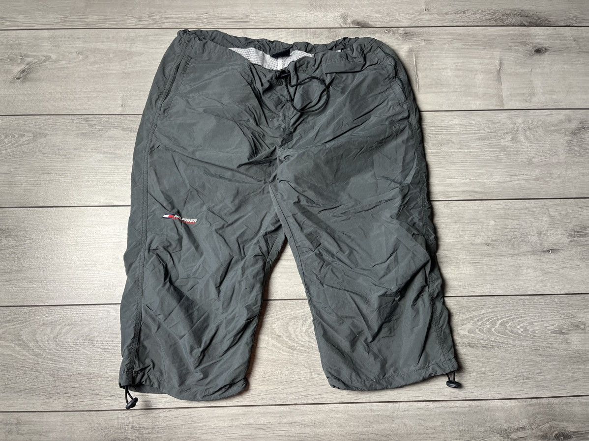 Tommy Hilfiger Tommy Hilfiger shorts size XLarge Size US 36 / EU 52 - 1 Thumbnail