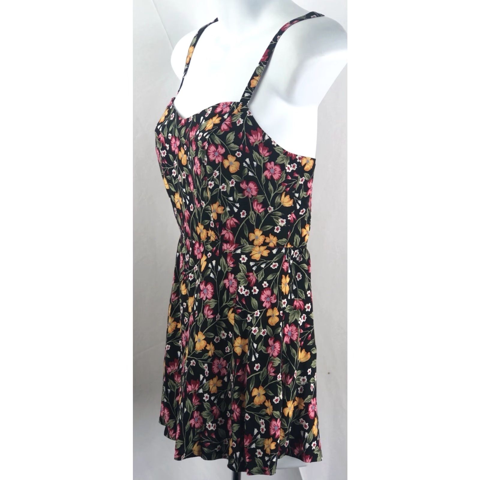 Old Navy Old Navy Camisole Tank XS Blk Floral Strappy Smocked Flowy Cottage Top Size XS / US 0-2 / IT 36-38 - 2 Thumbnail