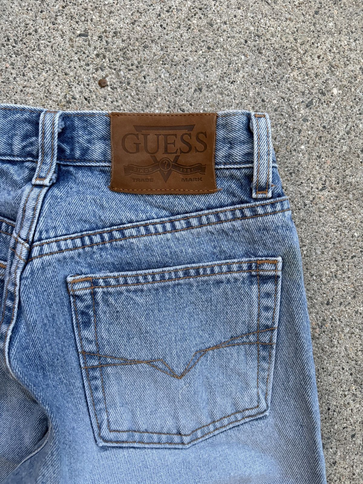 Guess × Vintage Vintage 90s Guess USA Straight Fit Light Indigo Jeans Sz. 26 Size 26" / US 2 / IT 38 - 5 Thumbnail