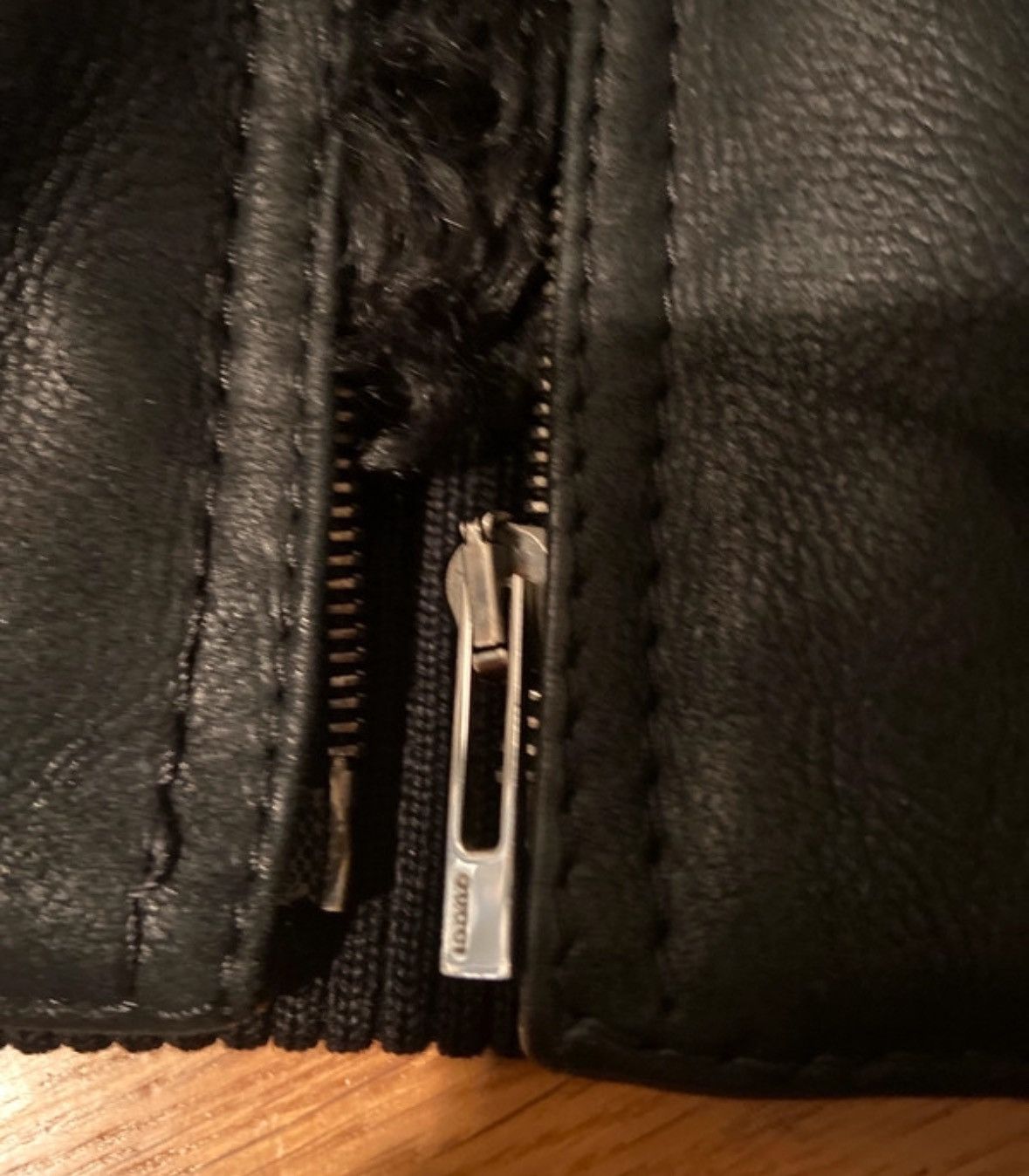 Gucci A/W 2001 RUNWAY SHEARLING LEATHER JACKET Size XS / US 0-2 / IT 36-38 - 8 Thumbnail
