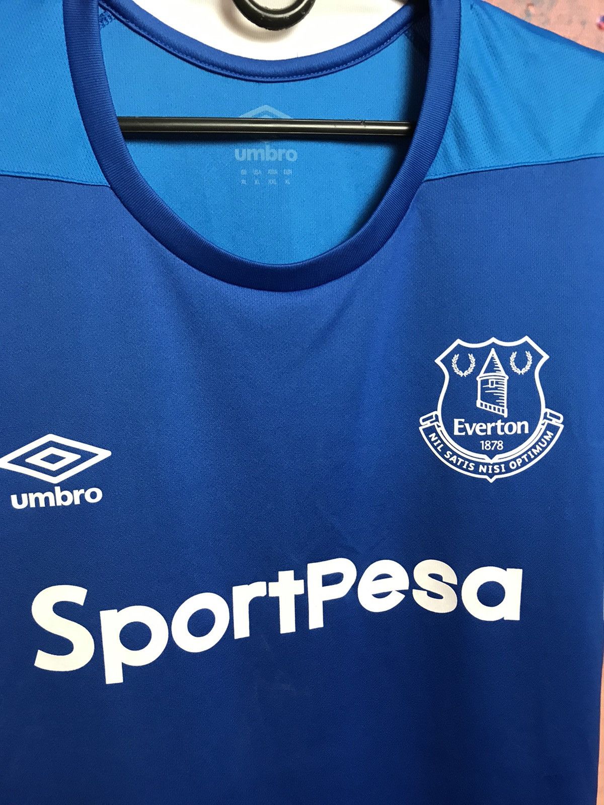 Umbro Everton streetwear soccer jersey Size US XL / EU 56 / 4 - 3 Thumbnail