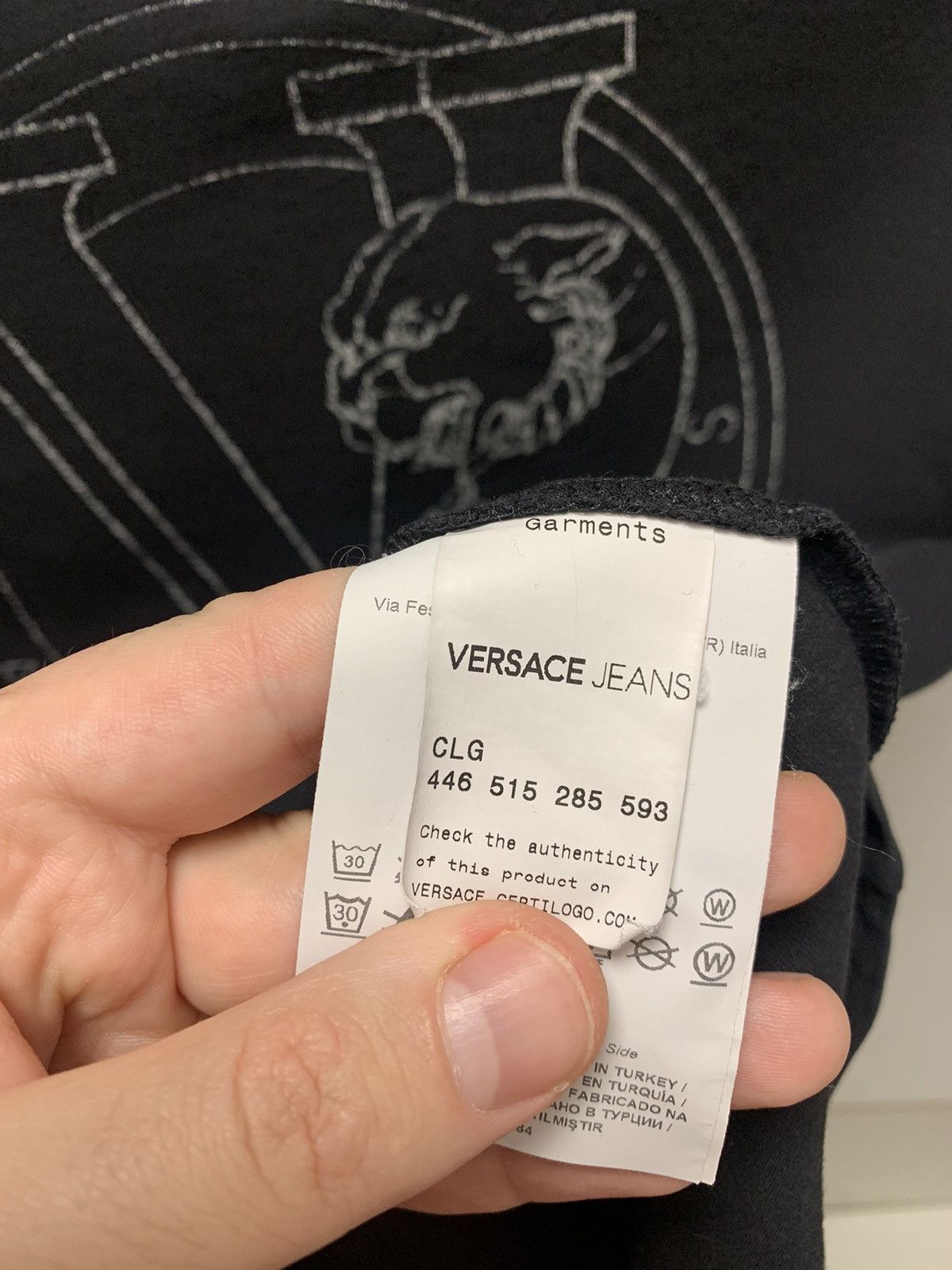 Versace Versace Jeans black big logo t-shirt M sz Size US M / EU 48-50 / 2 - 5 Thumbnail