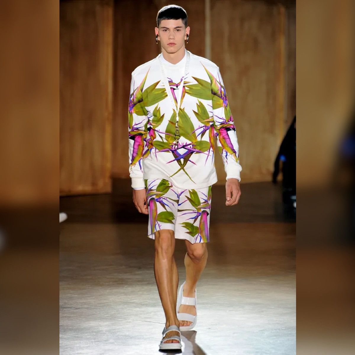 Givenchy S/S 2012 Givenchy Birds of Paradise Button-up Shirt Size US S / EU 44-46 / 1 - 4 Thumbnail
