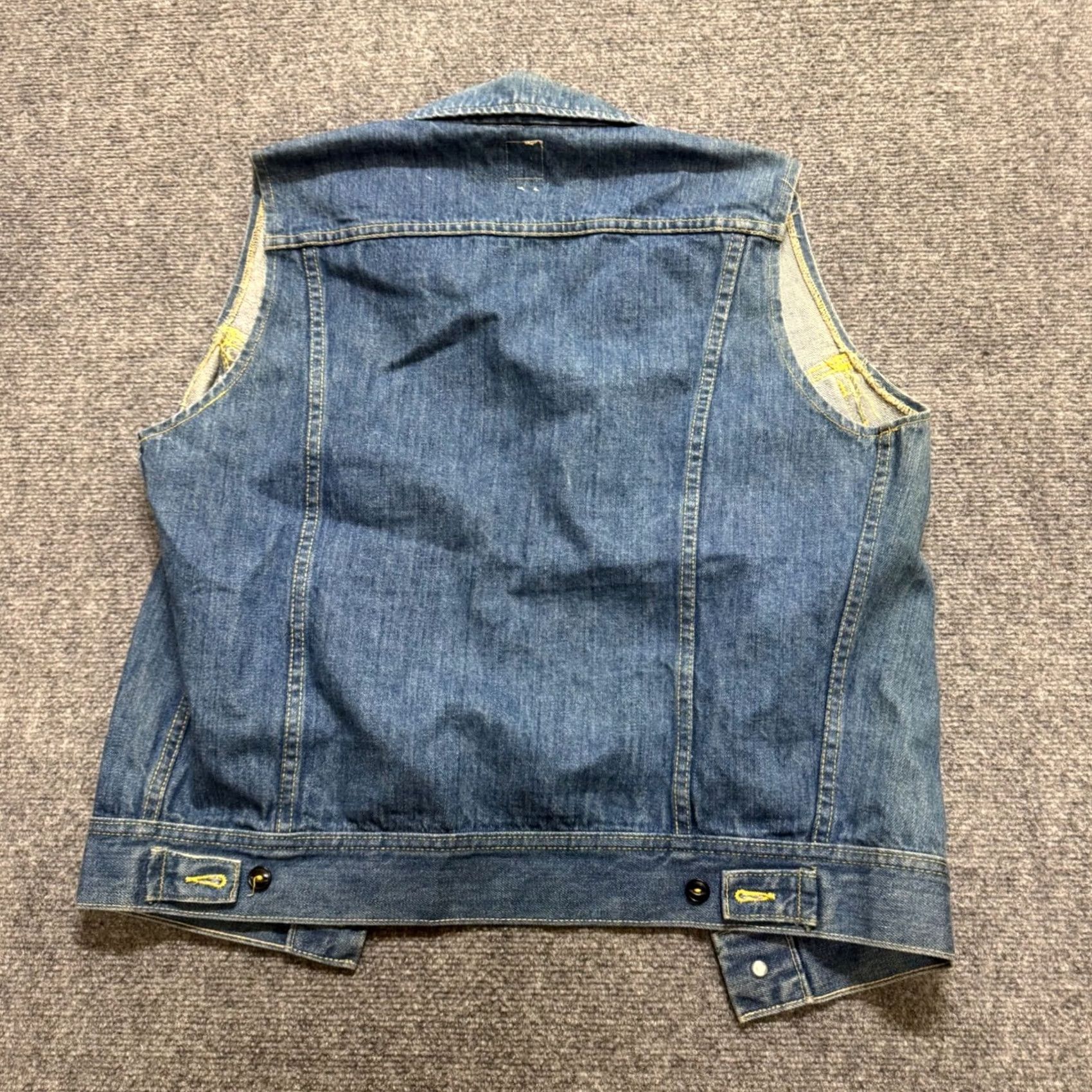 Lee VINTAGE Lee Denim Sanforized Jean Sleeveless Jacket Womens S Destressed Union Made Shirt/Middle? Size 32" / US 10 / IT 46 - 2 Thumbnail