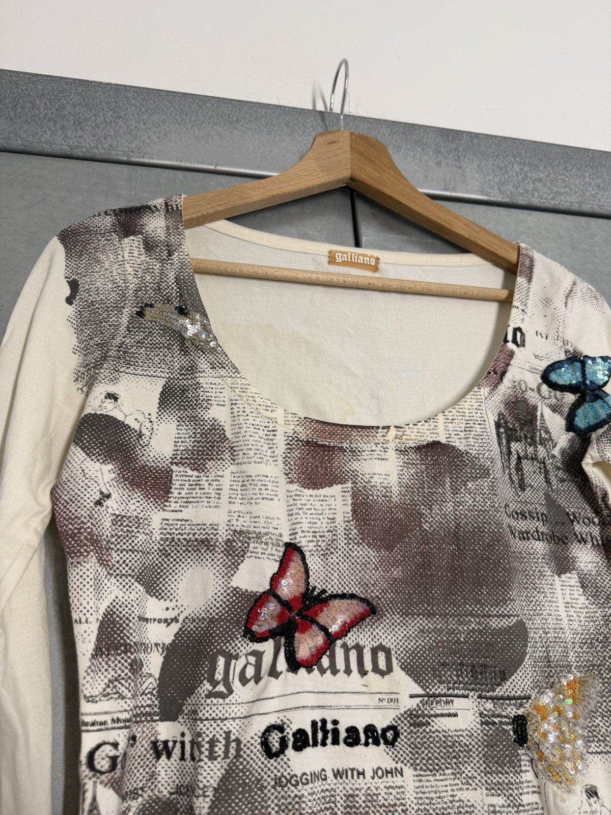 John Galliano Vintage John Galliano Gazette Rhinestones Butterfly’s Tee Size XS / US 0-2 / IT 36-38 - 9 Thumbnail