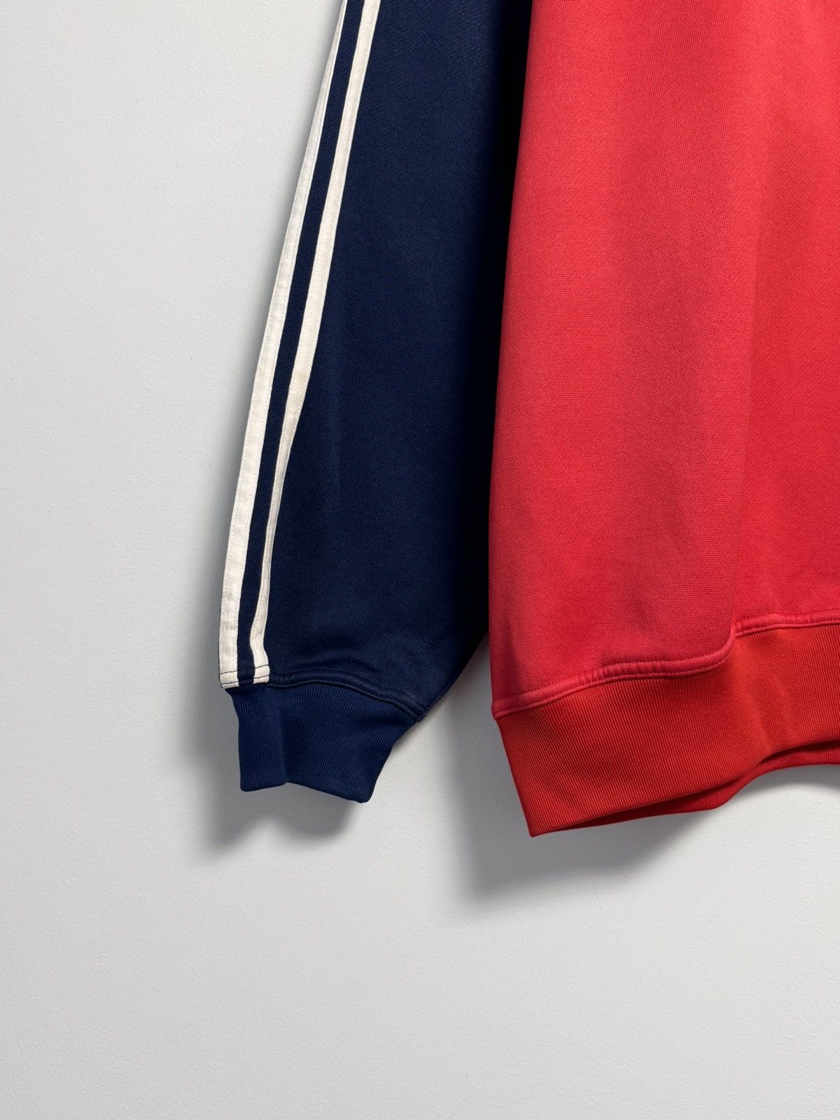 Vintage Adidas Vintage 90’s sweatshirt Big logo hype y2k Size US M / EU 48-50 / 2 - 3 Thumbnail
