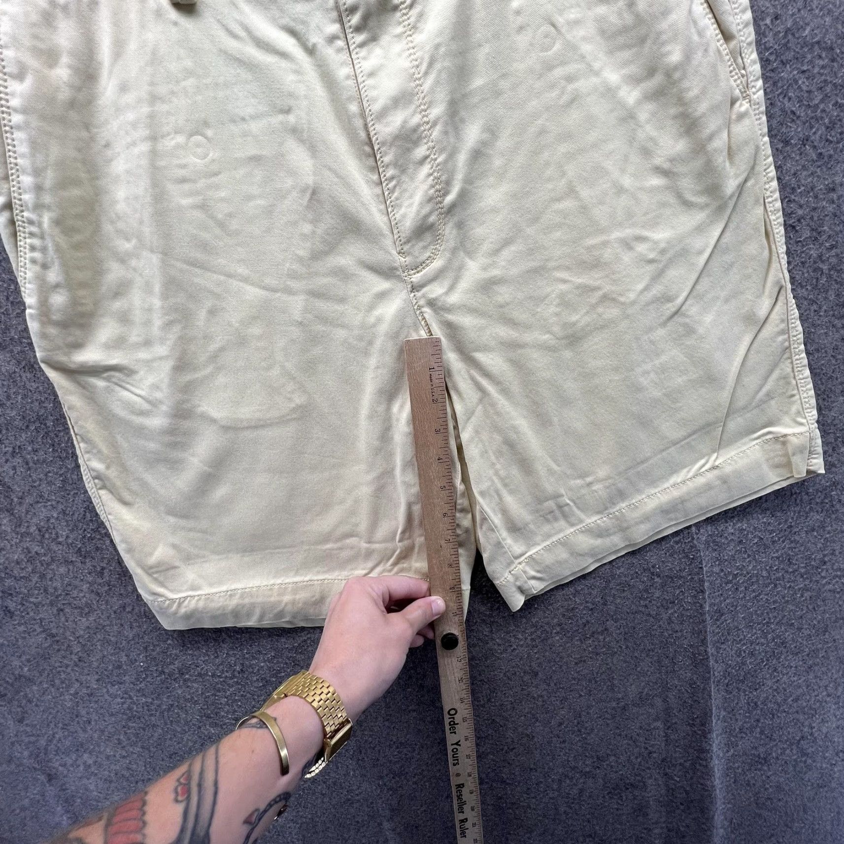 Tommy Bahama Tommy Bahama Shorts Mens 33 Beige Stretch Chino Flat Front Casual 10 Inseam Mens Beige Cotton Lyocell Spandex 33 Inseam Size US 33 - 6 Thumbnail