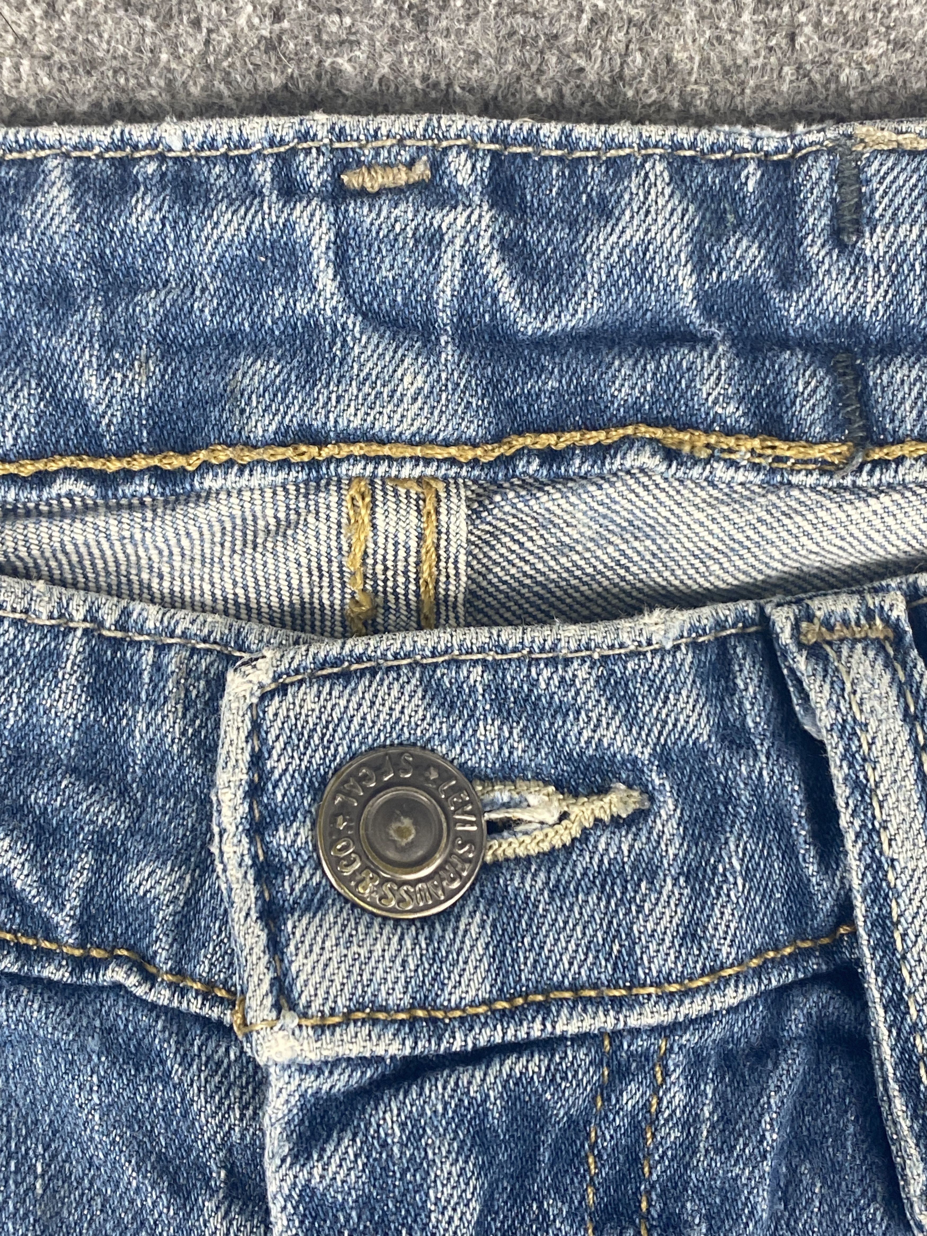 Levi's Vintage Distressed Levis 511 Faded Blue Jeans S0010 Size US 32 / EU 48 - 9 Thumbnail