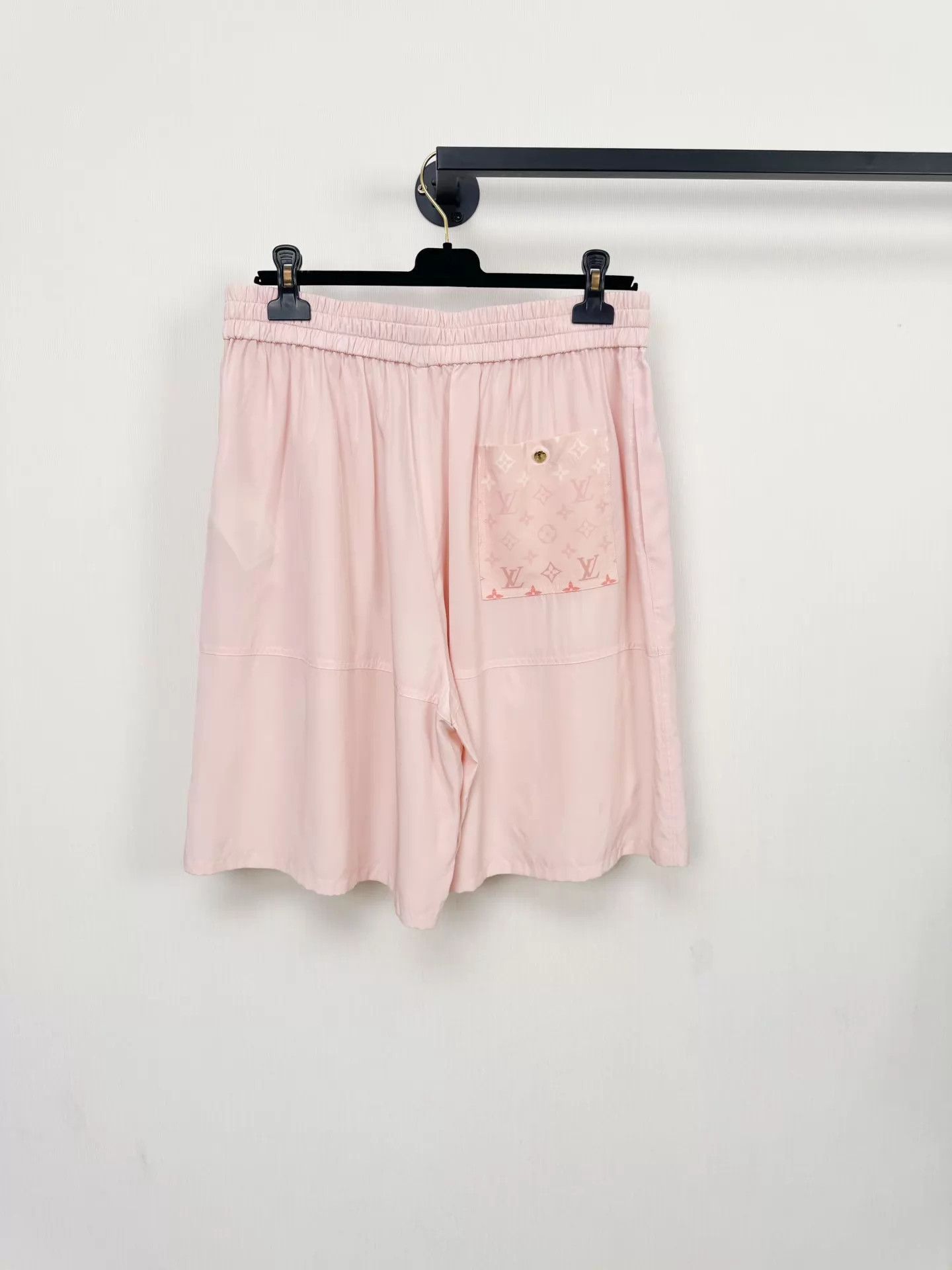 Louis Vuitton LV Silk Shorts 44 Like New Worn 2x Size 32" / US 10 / IT 46 - 4 Thumbnail