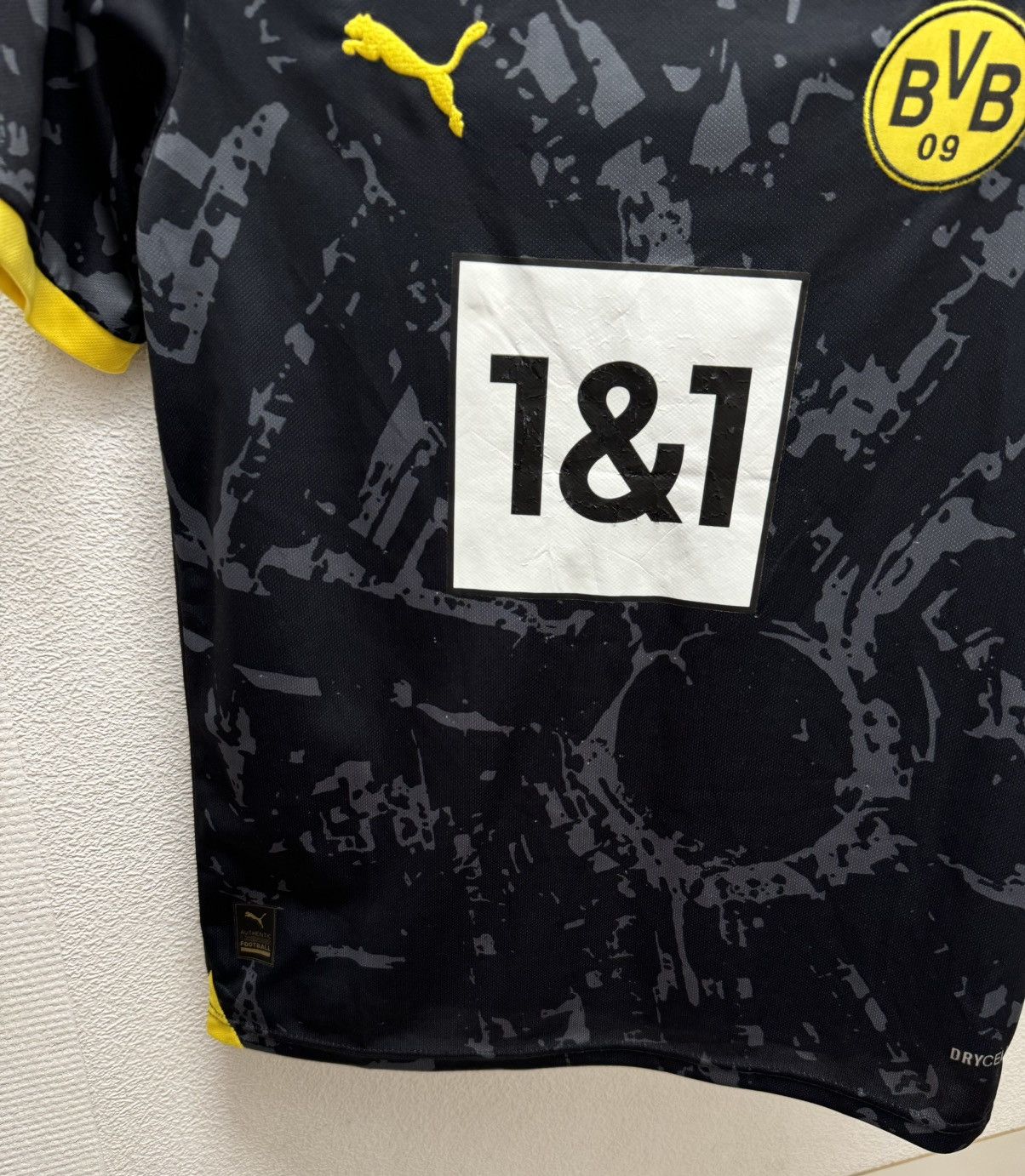 Puma Adeyemi 27 Borrusia Dortmund BVB soccer jersey M-L sz Size US M / EU 48-50 / 2 - 4 Thumbnail