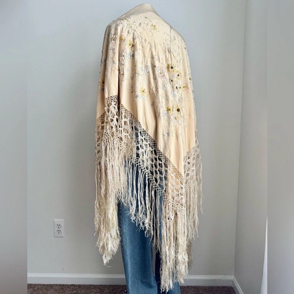 Other Silk Piano Shawl Hand Embroidered Floral Long Fringe Butter Size ONE SIZE - 1 Thumbnail