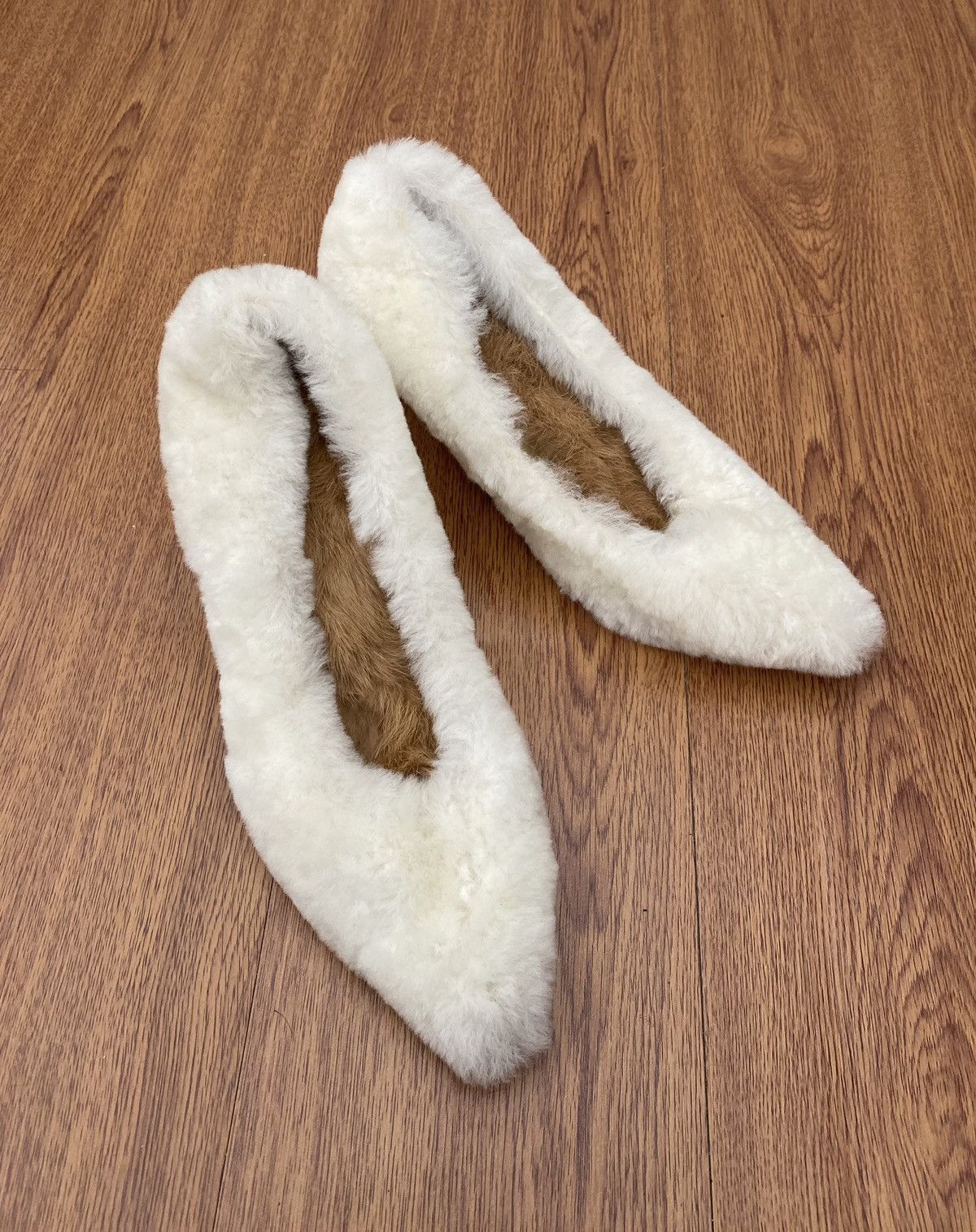 20471120 × Beauty Beast × Japanese Brand Love guang zhou Fur design shoes Size US 7 / IT 37 - 3 Thumbnail