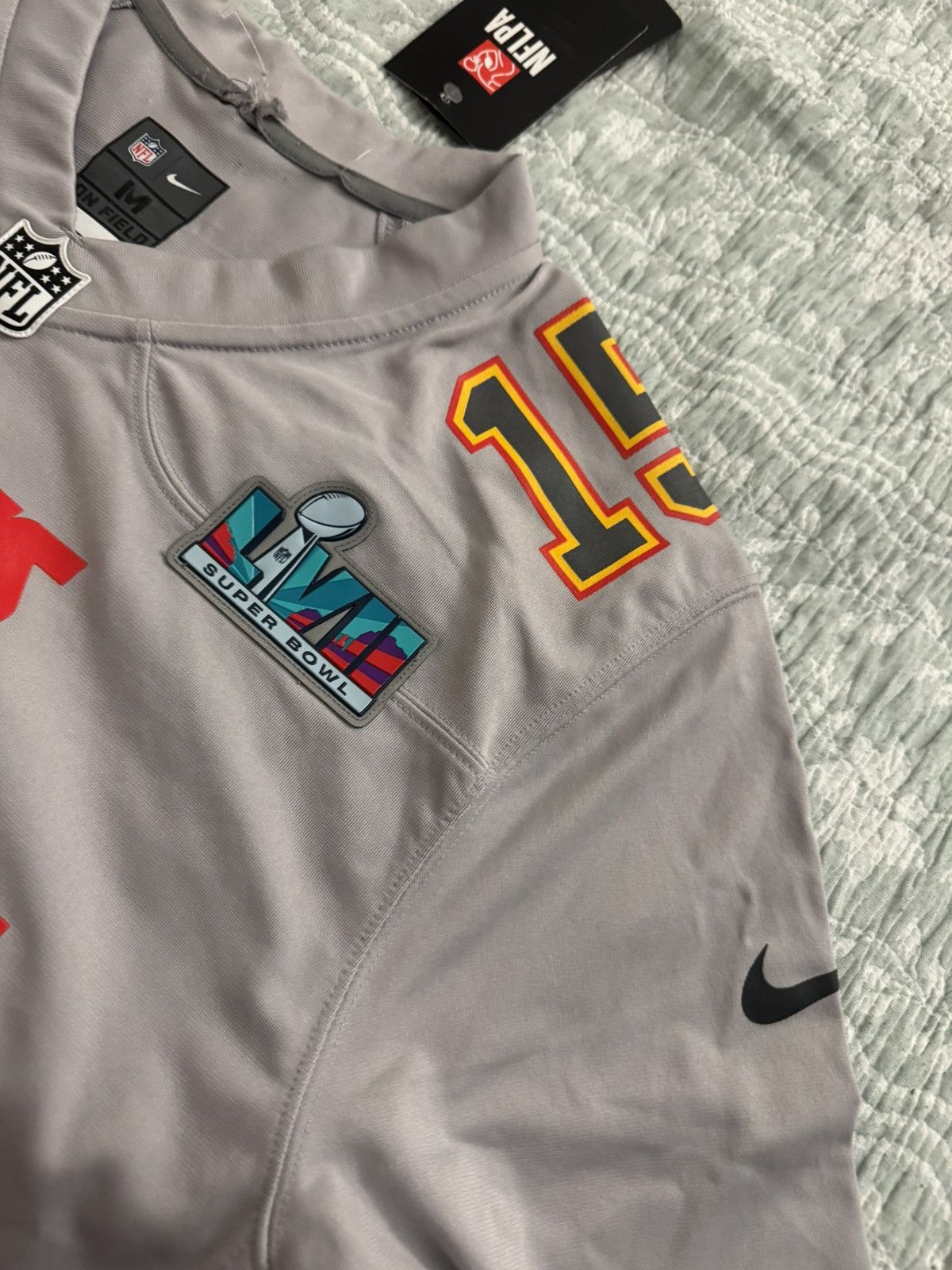 NFL Patrick Mahomes #15 Superbowl LVII Jersey Size US M / EU 48-50 / 2 - 3 Thumbnail