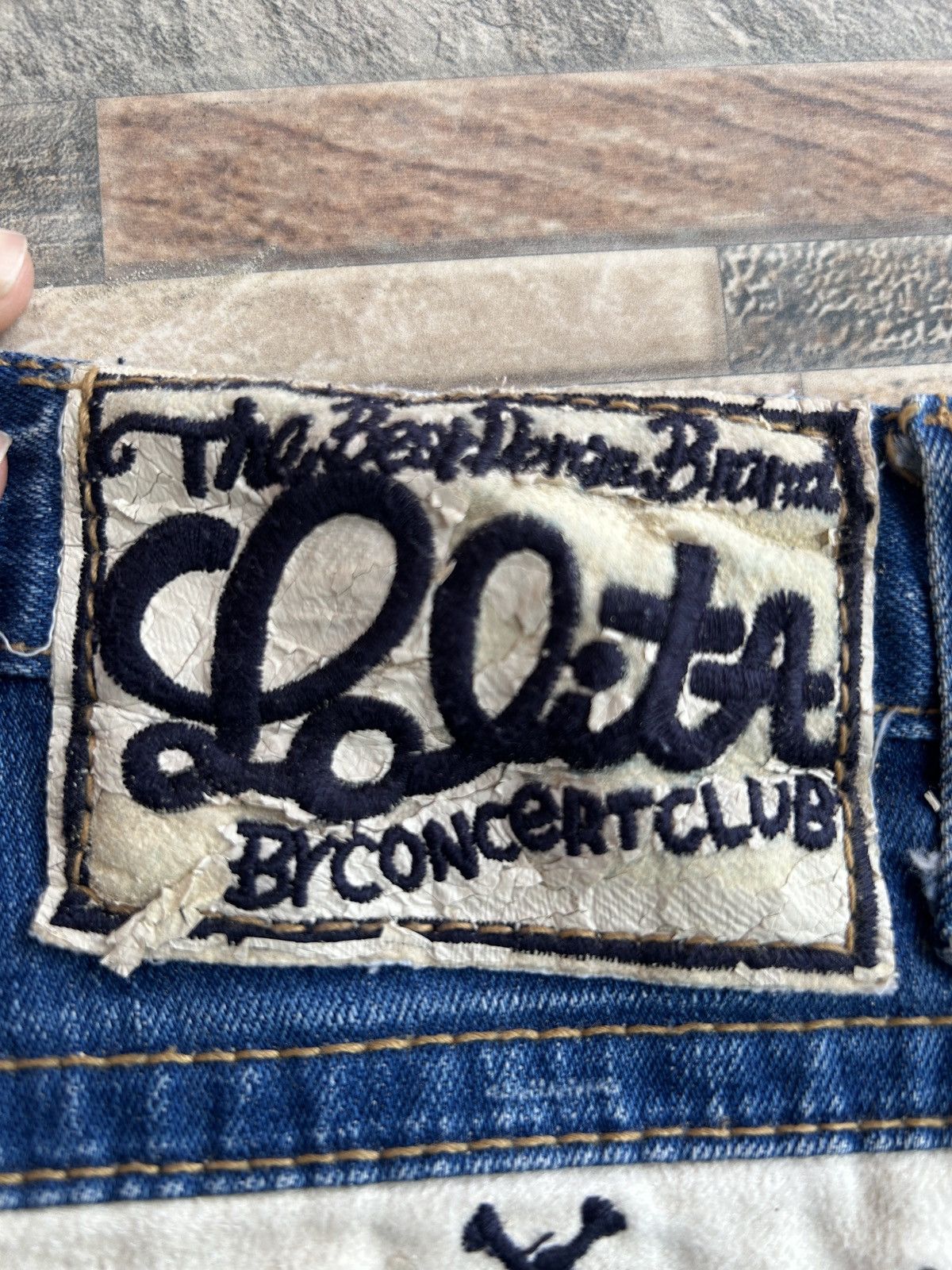 Japanese Brand Distressed Yoshitomo Nara X Lolita Cross Low Rise Jeans Size US 29 - 15 Thumbnail