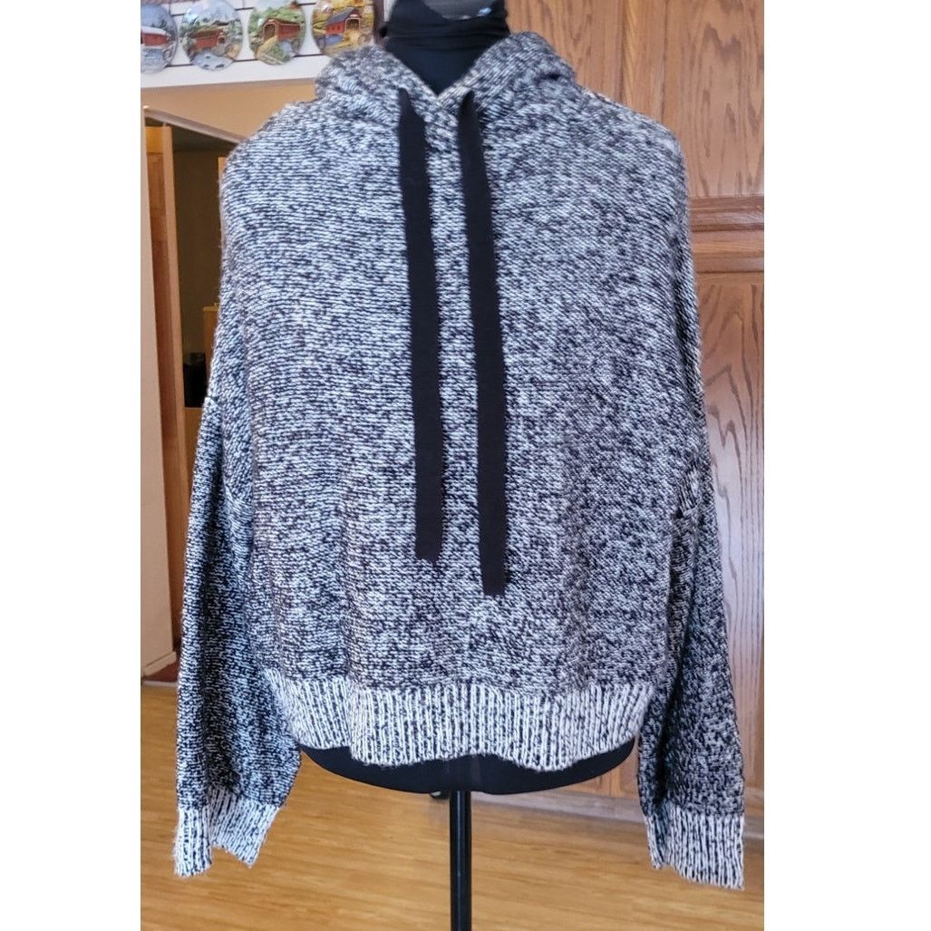 ANTHROPOLOGIE LeifNotes Grey Black White Two Tone Lace outlet Back Sweater Pullover M