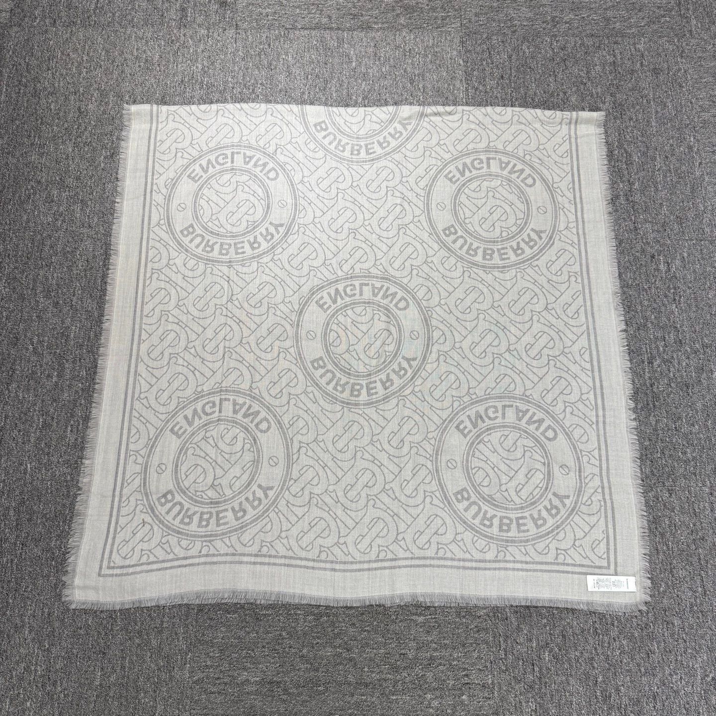 Burberry Burberry Metal Montage Cashmere Scarf 98NWT Stain Size ONE SIZE - 5 Thumbnail