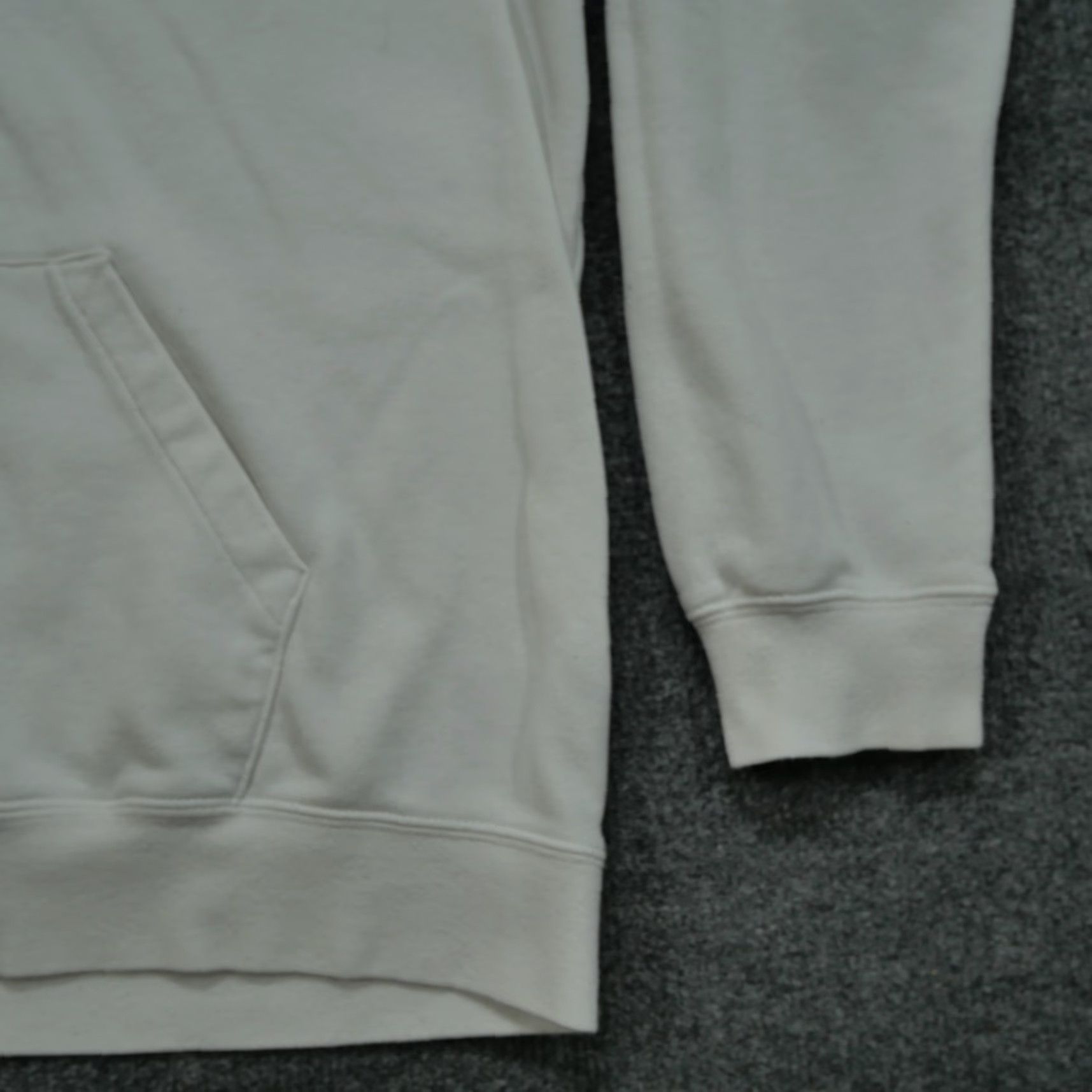 Nike VINTAGE Nike Hoodie Womens XL White Pullover Kangaroo Pocket Rainbow Script Spell Out Size XL / US 12-14 / IT 48-50 - 6 Thumbnail