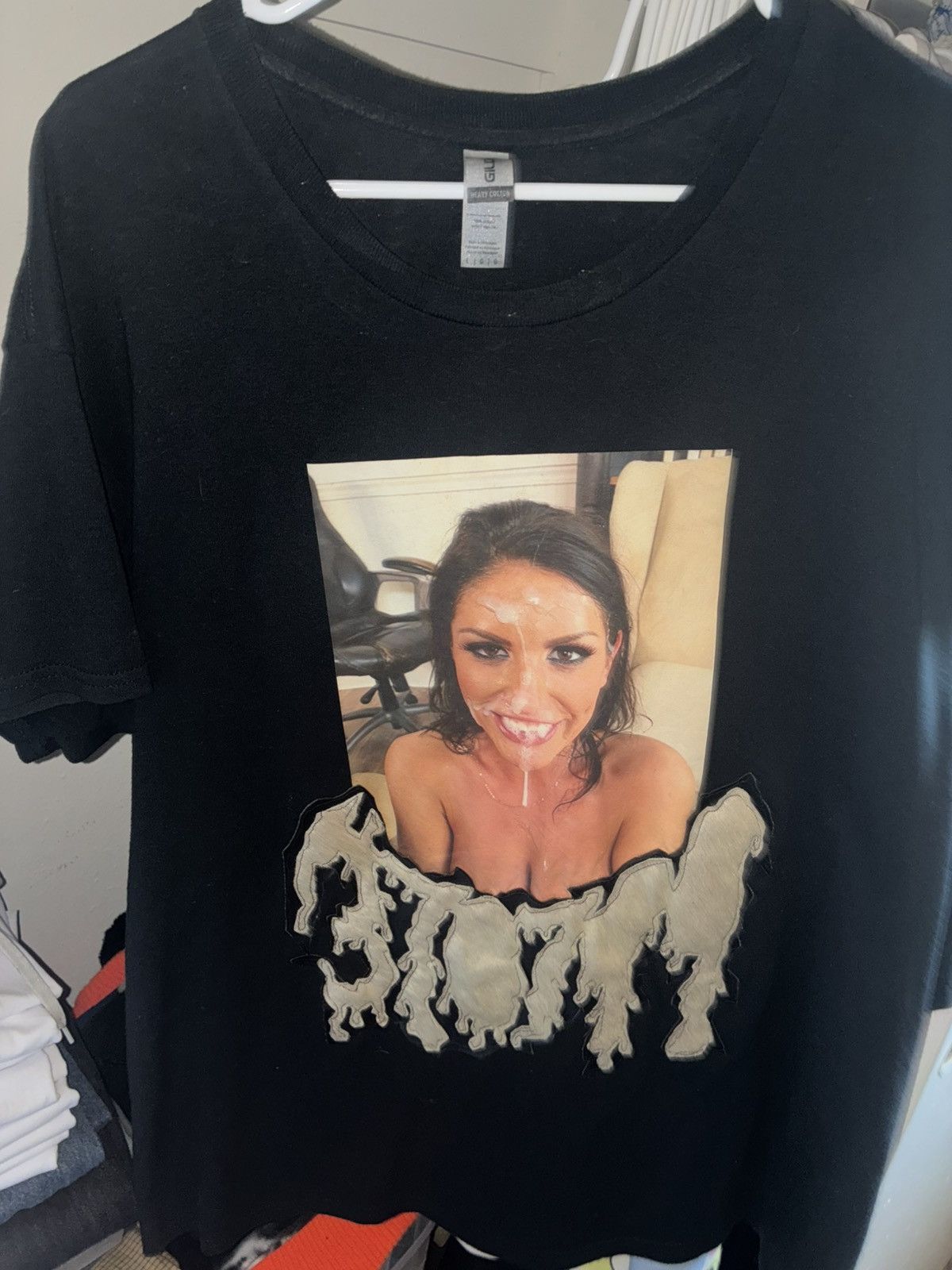 Gildan 3.7.0.7.9.9 August Ames tribute tee Size US L / EU 52-54 / 3 - 1 Thumbnail