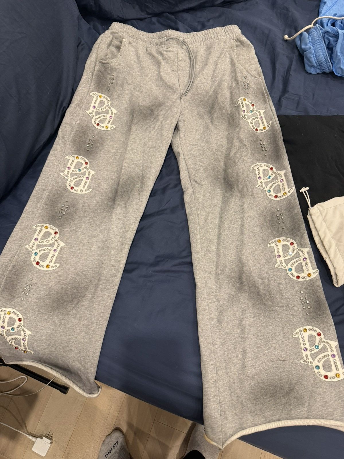 Other Human Passion Rhinestone sweatpants Size US 32 / EU 48 - 1 Thumbnail