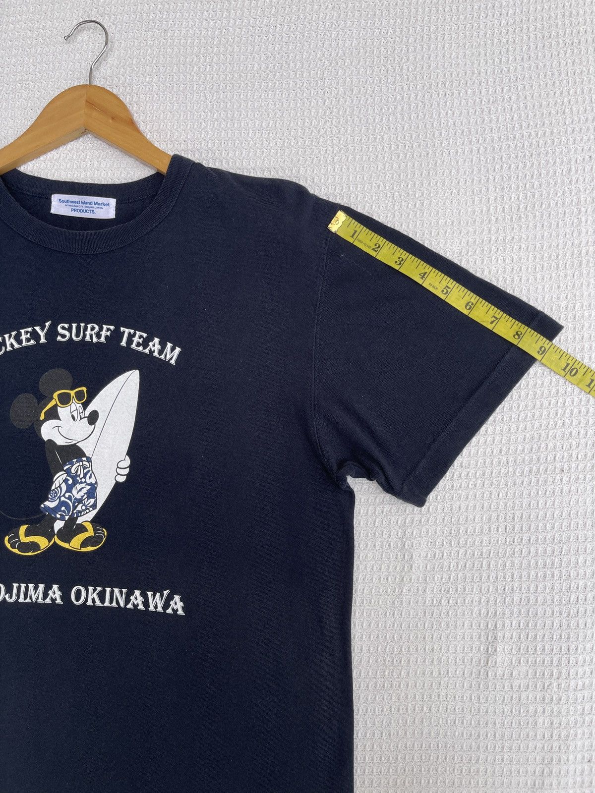 Disney Rare🔥Japanese Disney Mickey Surf Team T-Shirt Size US L / EU 52-54 / 3 - 11 Thumbnail