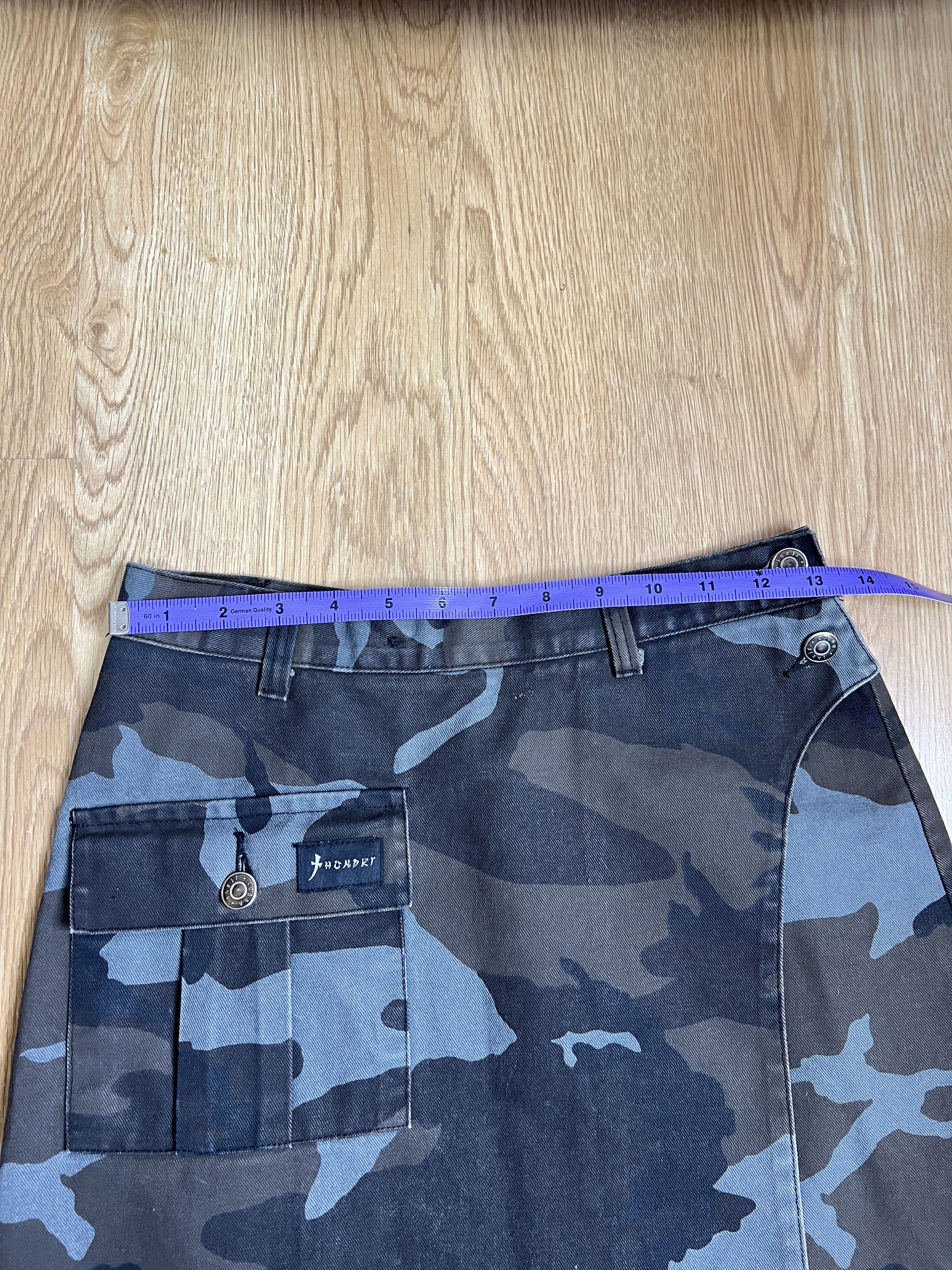 Realtree VINTAGE ASYMETRICAL CAMO MINI SKIRT Size 26" / US 2 / IT 38 - 7 Thumbnail