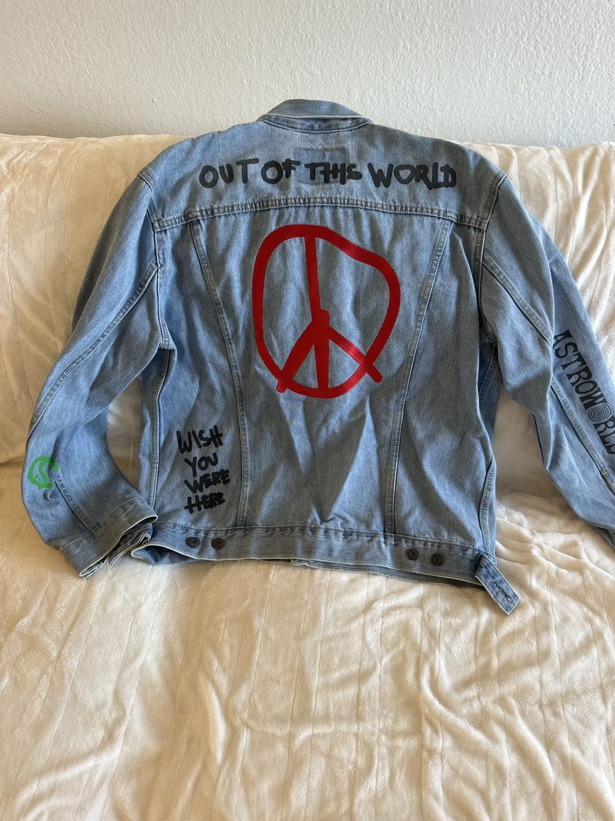 Travis Scott Travis Scott Astroworld Levi’s Denim Jacket All Over Print Size US XL / EU 56 / 4 - 4 Thumbnail