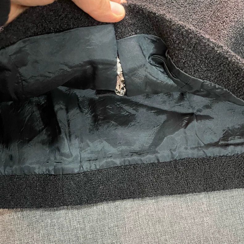 Louis Vuitton Louis Vuitton Black black buttoned dinner skirt Size 35" - 3 Thumbnail