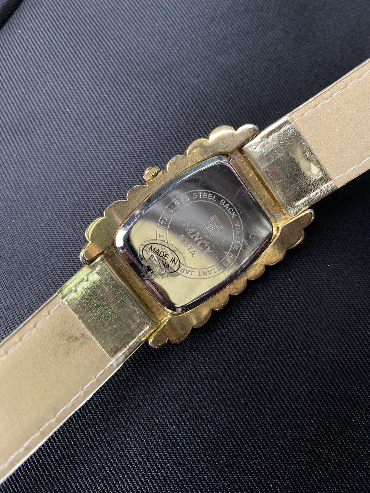 Vintage Luxury Rhinestone Gold Watch – Statement Piece Size ONE SIZE - 7 Thumbnail