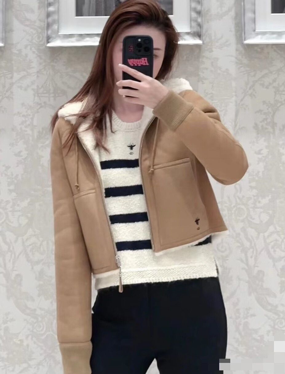 Dior Dior Reversible Hooded Shearling Short Coat Size XS / US 0-2 / IT 36-38 - 1 Thumbnail