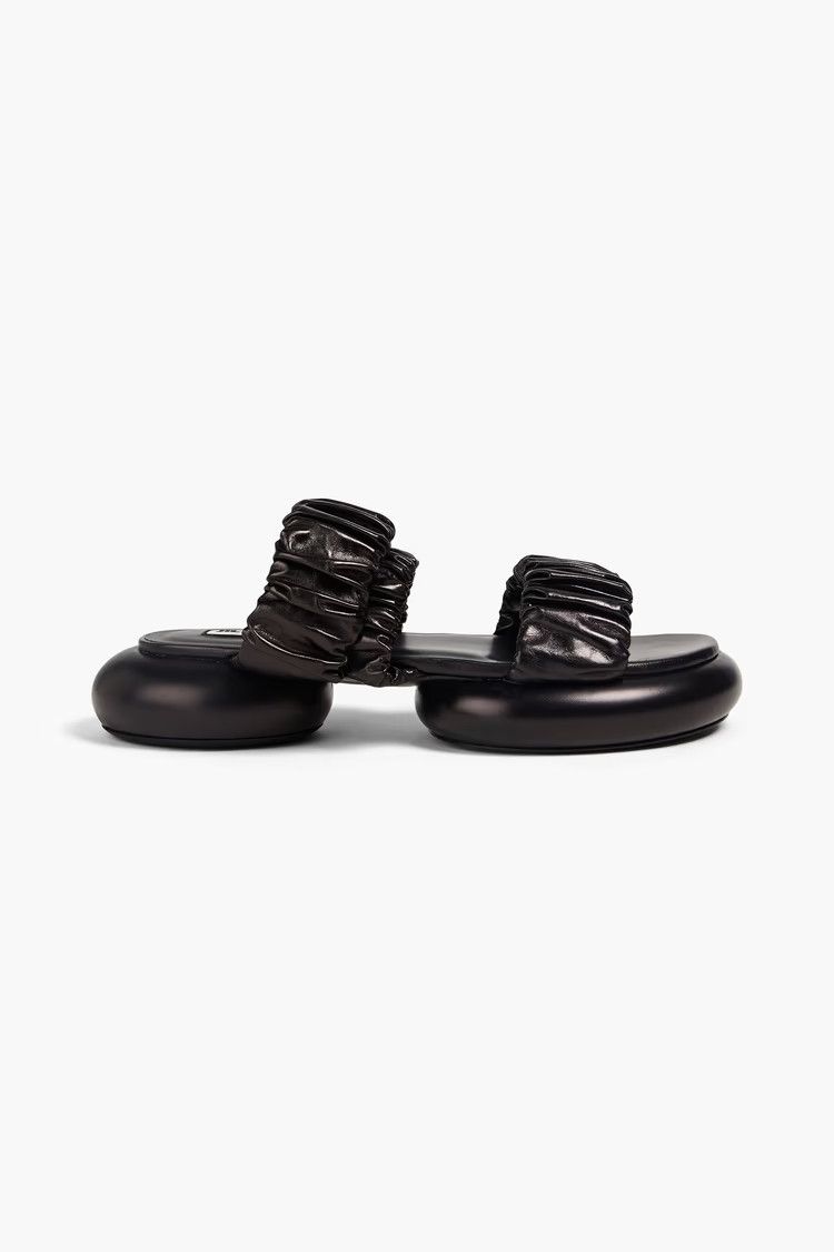 o1y1025 Leather Slippers in Black