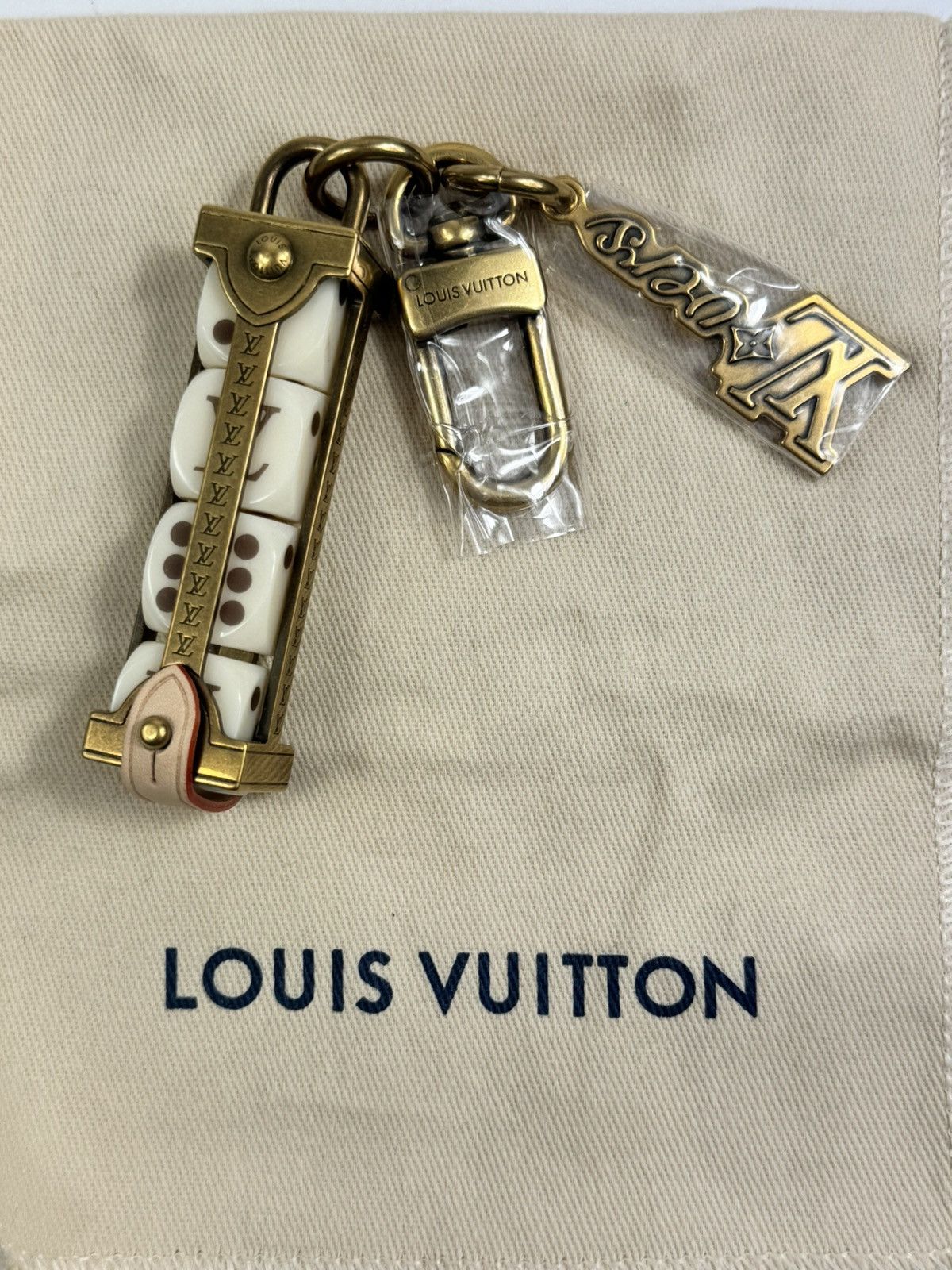 Louis Vuitton × Pharrell DICE LOVERS CHARM Size ONE SIZE - 4 Thumbnail