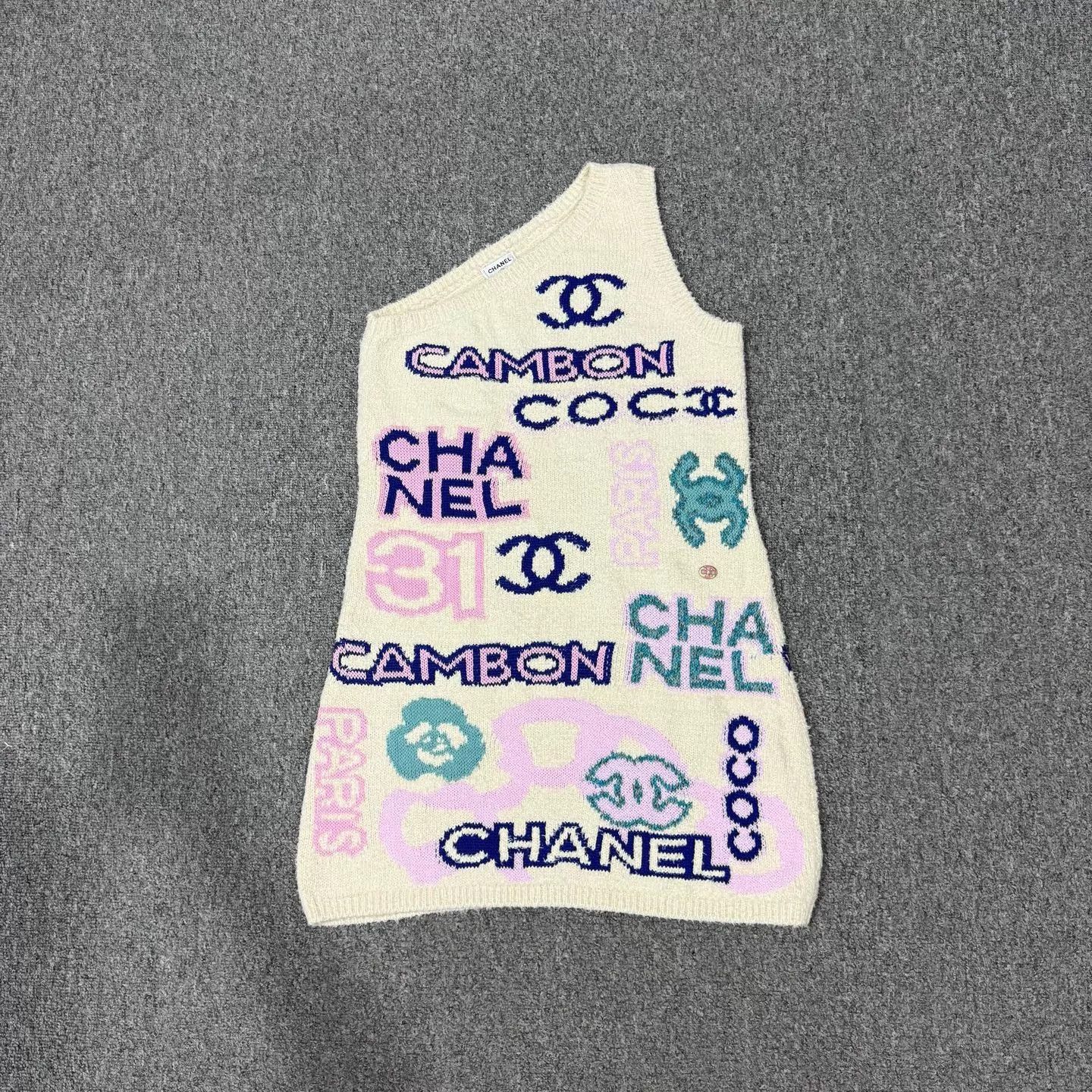 Chanel Chanel Jennie-Inspired Logo Towel Fabric Dress 34 (99 New) Size XS / US 0-2 / IT 36-38 - 1 Thumbnail