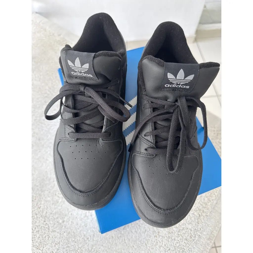 Adidas Adidas Team Court 2 Triple Black Gum Sole Sneakers US9 Size US 9 / EU 42 - 4 Thumbnail