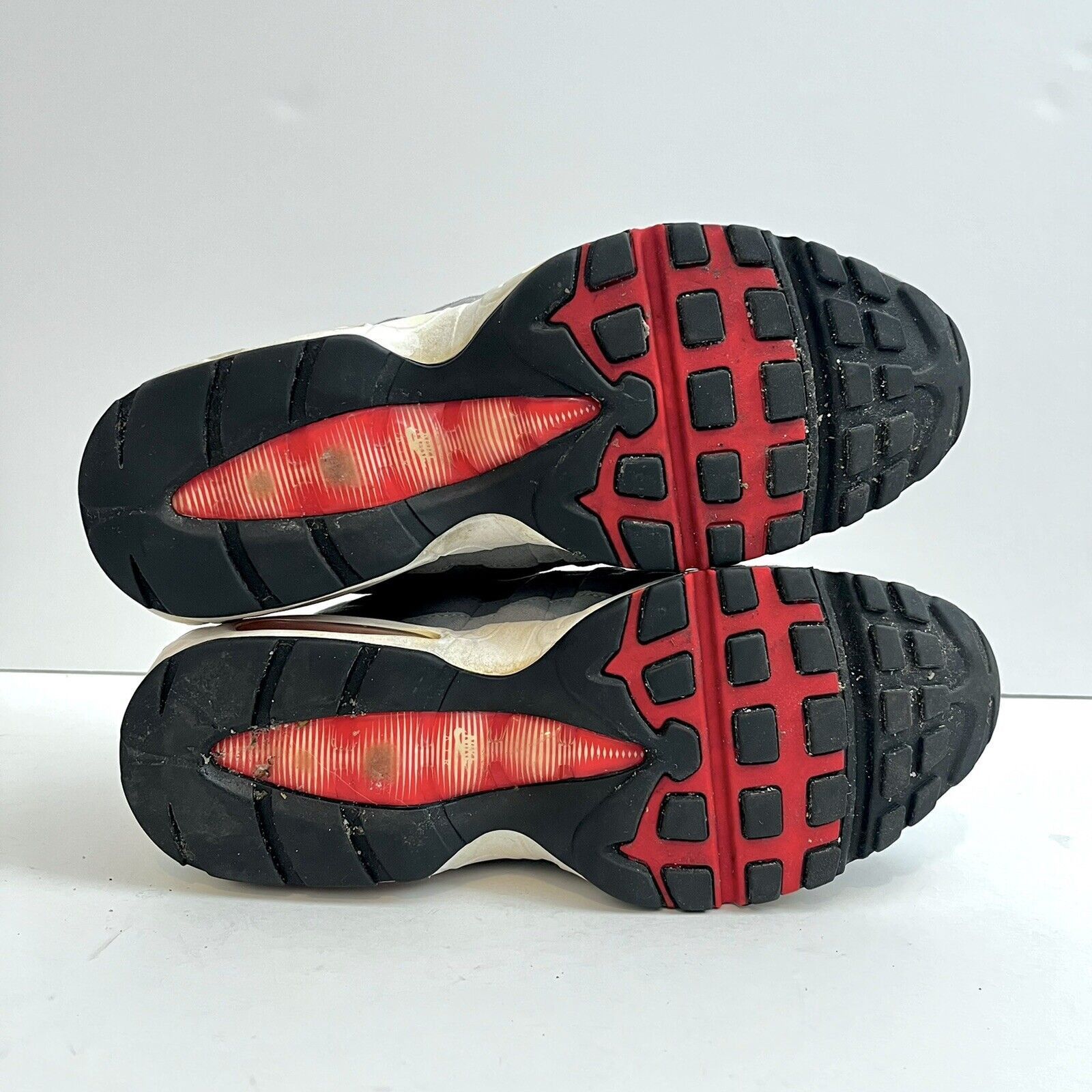 Nike 2014 Nike Air Max 95 Comet Red Wolf Gray Grey Black Running Size US 9.5 / EU 42-43 - 7 Thumbnail