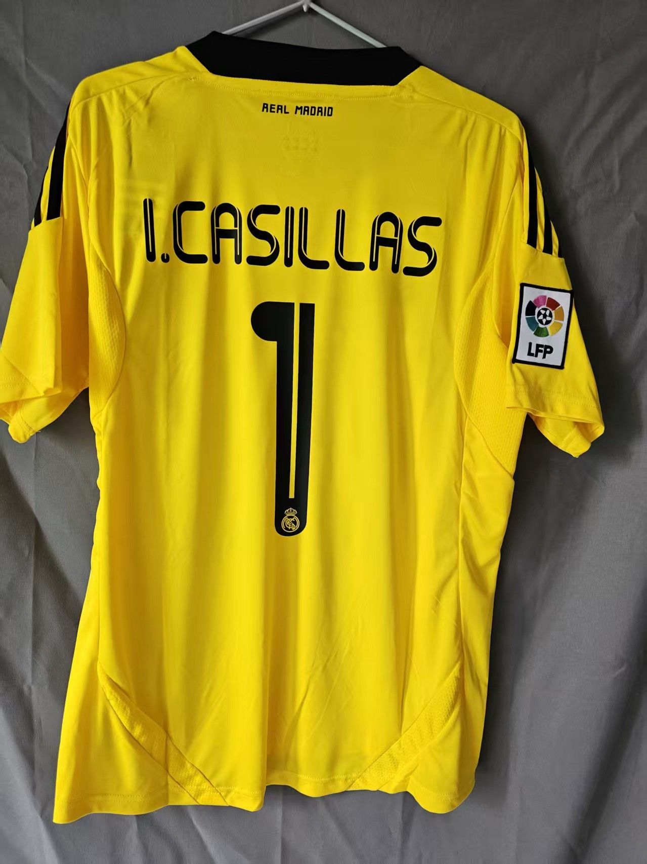 Other Real Madrid #1 Iker Casillas Jersey Size US XL / EU 56 / 4 - 1 Thumbnail